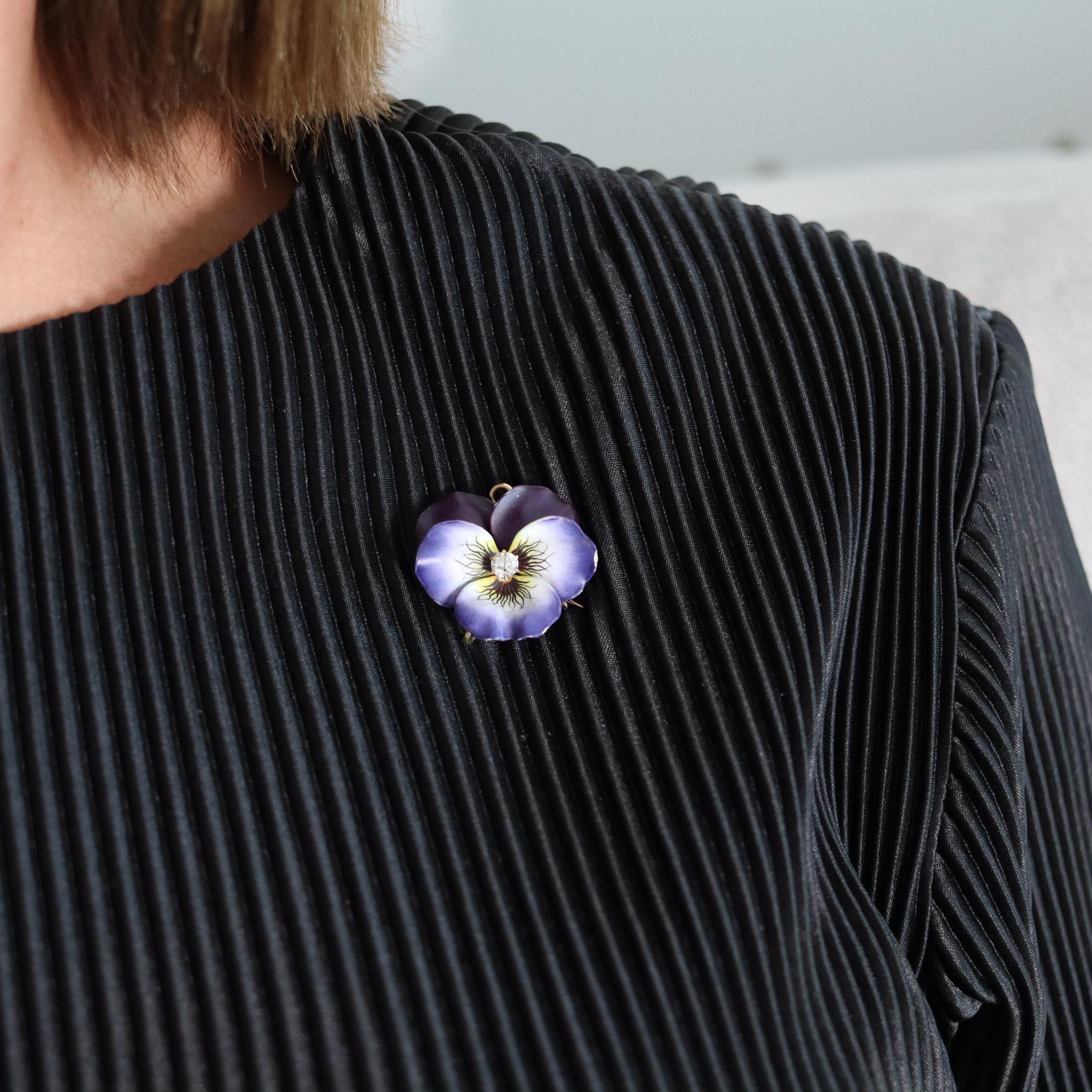 Hedges & Co. 1900 Enameled Pansy Pendant Brooch In 14Kt Gold With Diamond In Excellent Condition For Sale In Miami, FL