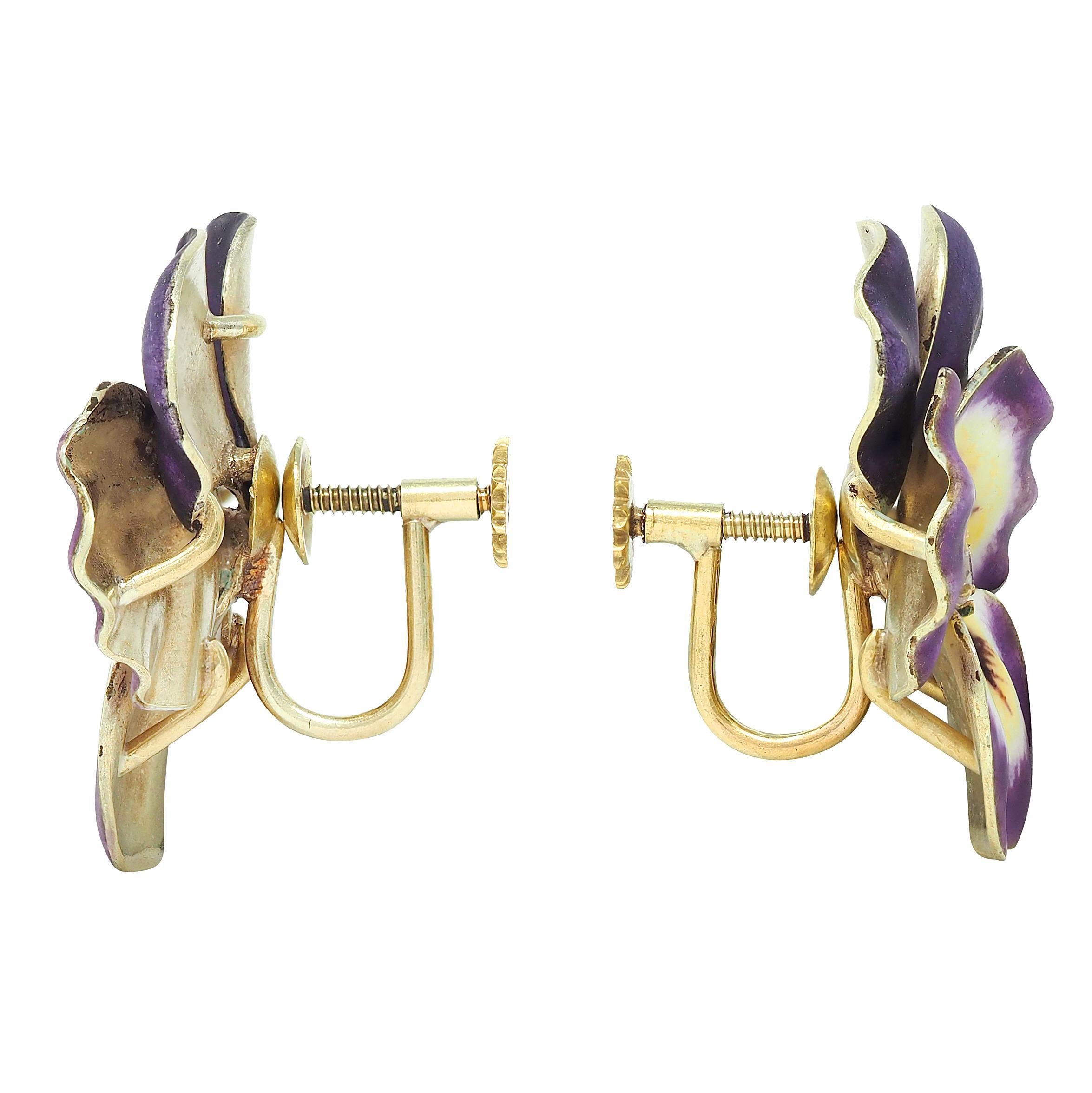 Art nouveau Hedges & Co. Art Nouveau Boucles d'oreilles Pansy peinte en or 14K avec diamants et émail en vente
