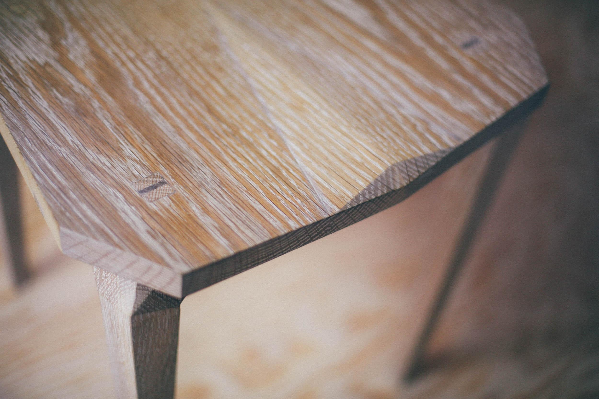 Silla Hedron de Temper Studio Posmoderno en venta
