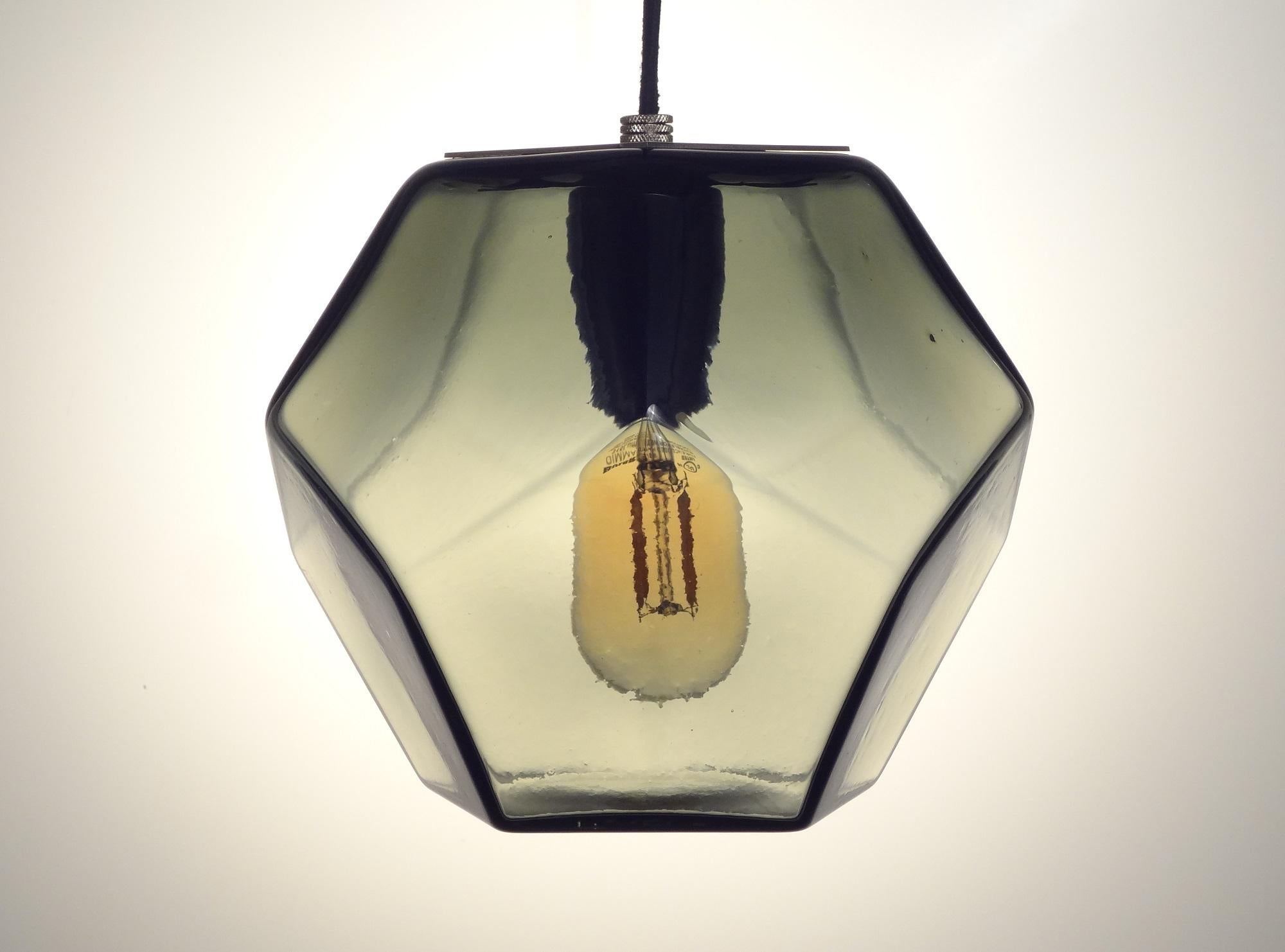 Lámpara de araña de la serie Hedron en pan de plata, iluminación de cristal contemporánea hecha a mano en venta 2