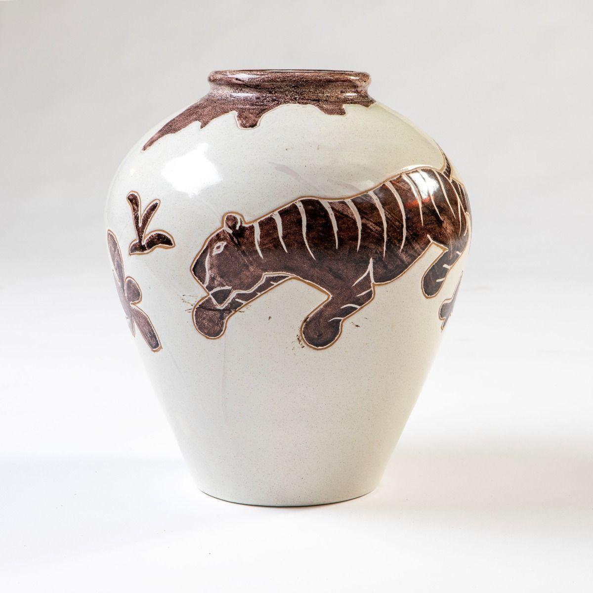 Moderne Hedwig Bollhagen Ceramic Vase with Tiger Motif, Signed and Dated 1939 en vente