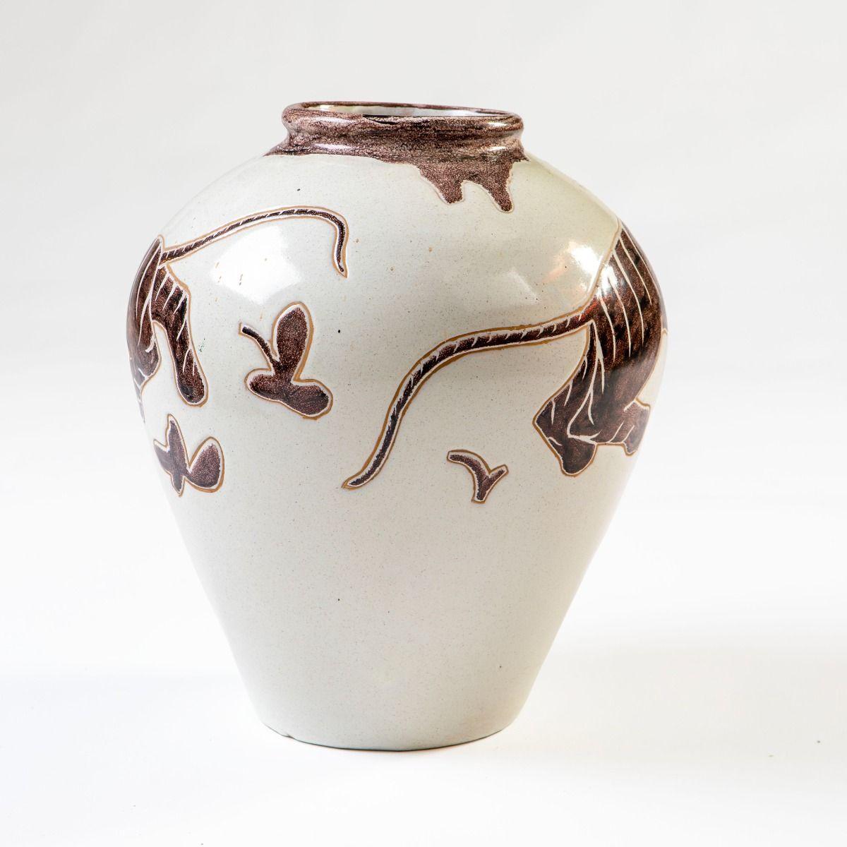 Allemand Hedwig Bollhagen Ceramic Vase with Tiger Motif, Signed and Dated 1939 en vente