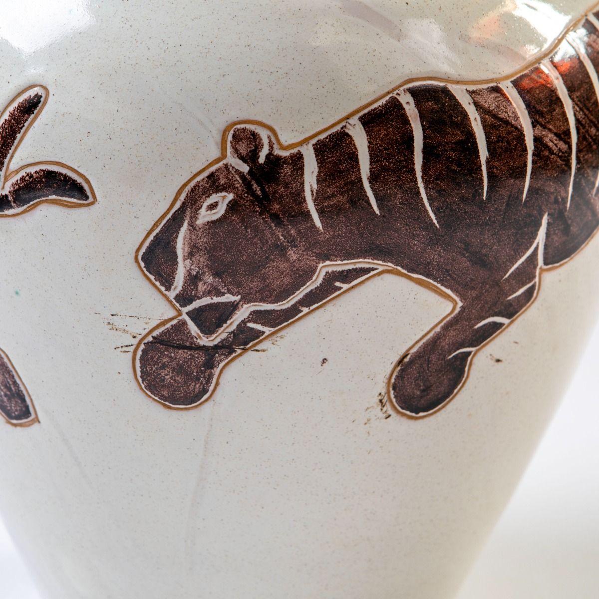 Hedwig Bollhagen Ceramic Vase with Tiger Motif, Signed and Dated 1939 Bon état - En vente à Kastrup, DK