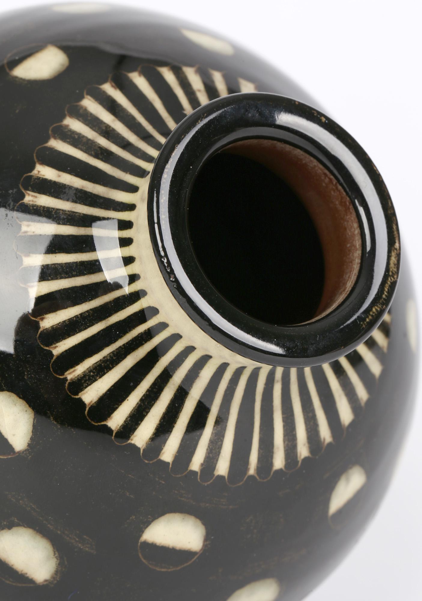 Hedwig Bollhagen German Art Deco Studio Pottery Black & White Glazed Vase In Good Condition In Bishop's Stortford, Hertfordshire
