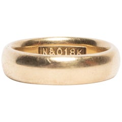 Hefty Vintage with Smooth Finish 18 Karat Yellow Gold Band, circa 1920s