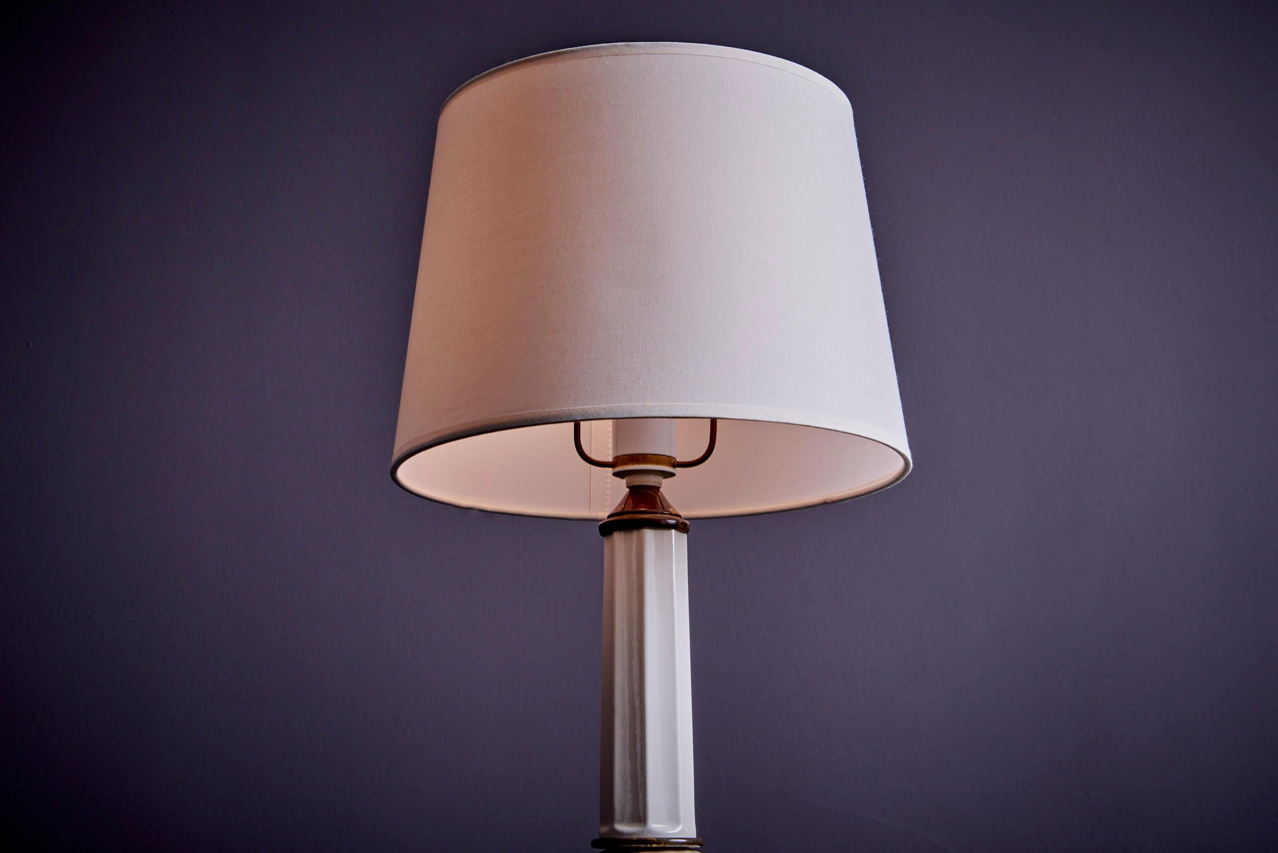 20th Century Heiberg table lamp made of porcelain and brass by Søholm. For Sale
