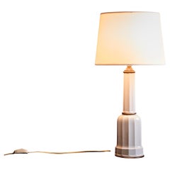 Lampada da tavolo Heiberg in porcellana e ottone di Søholm.