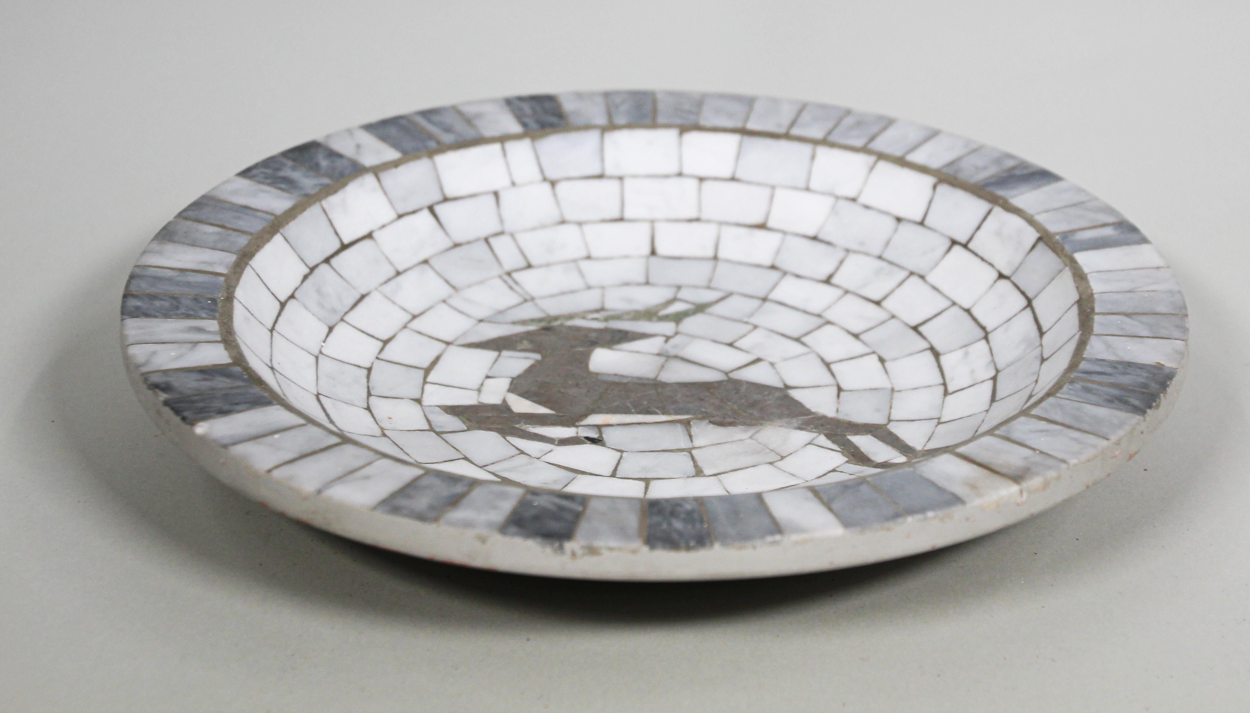 Heide Mosaic Denmark vide poche or decorative small dish.
Danish handwork Heide of Copenhagen marble mosaic work in white and grey colors.
Midcentury European Danish mosaic catchall plate with deer or stag.
Marked on bottom 