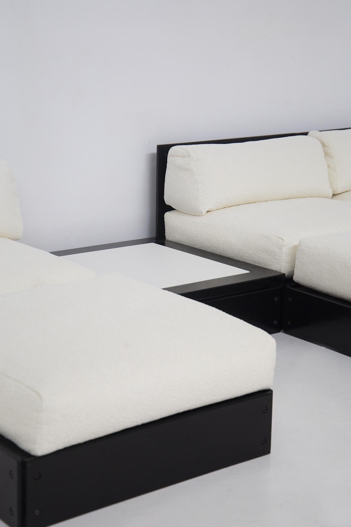 Heide Rolf Elegantes Vintage-Sofa aus Holz und Bouclé für ICF im Zustand „Gut“ im Angebot in Milano, IT