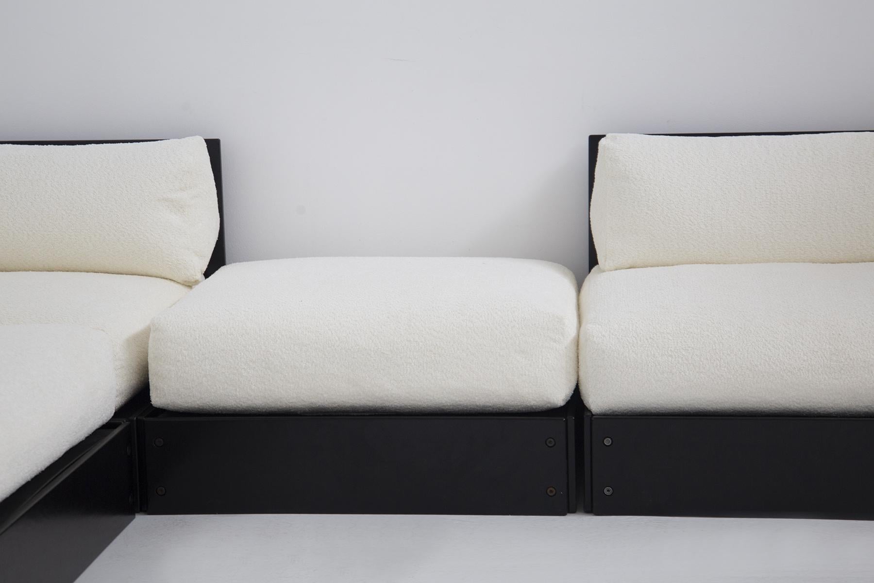 Heide Rolf Elegantes Vintage-Sofa aus Holz und Bouclé für ICF im Angebot 1
