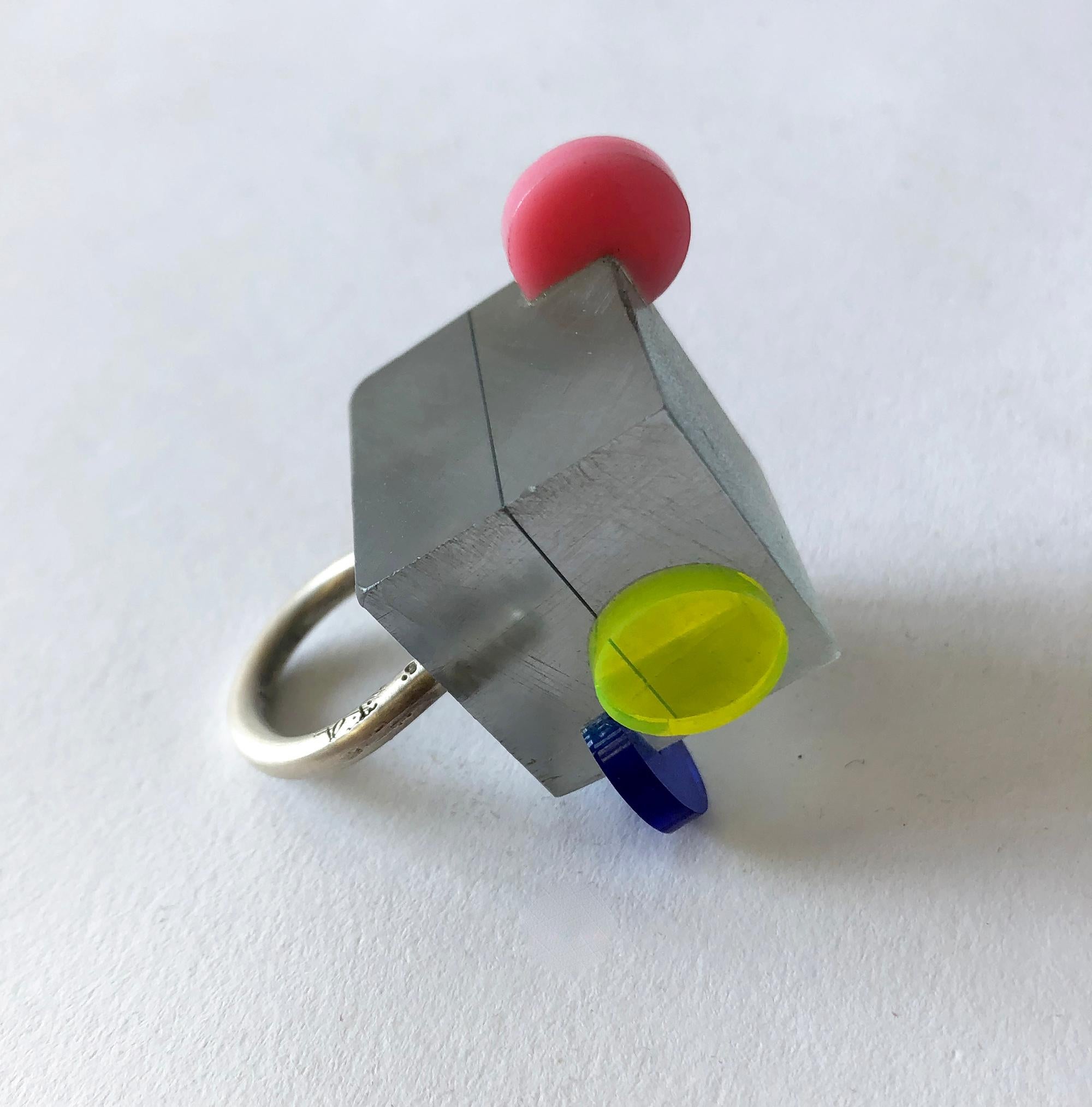 Artisan Heidi Abrahamson Sterling Silver Acrylic Cube Post Modernist Architectural Ring For Sale