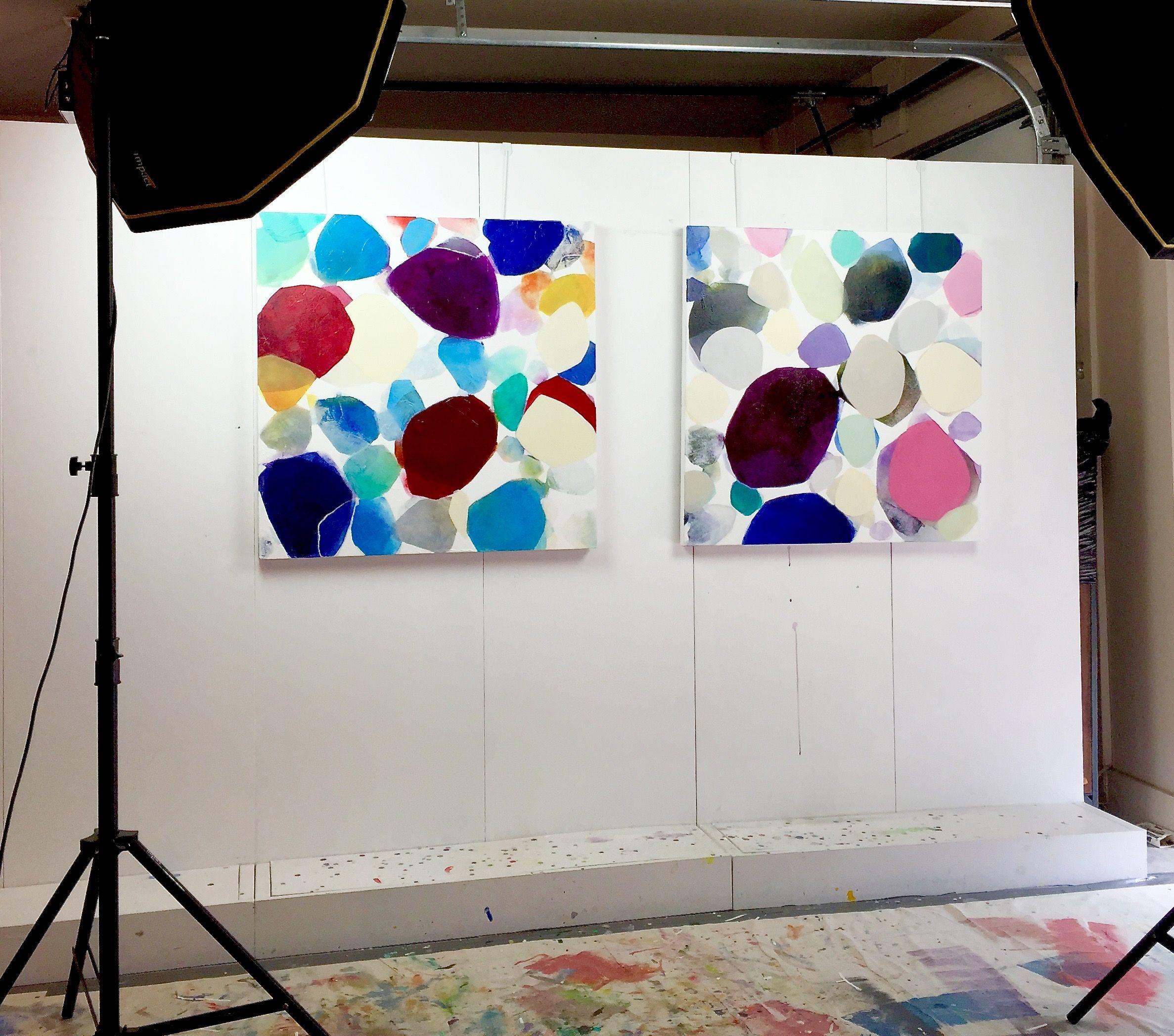 Petal Cascade III, Pittura, Acrilico su tela - Painting di Heidi Carlsen-Rogers