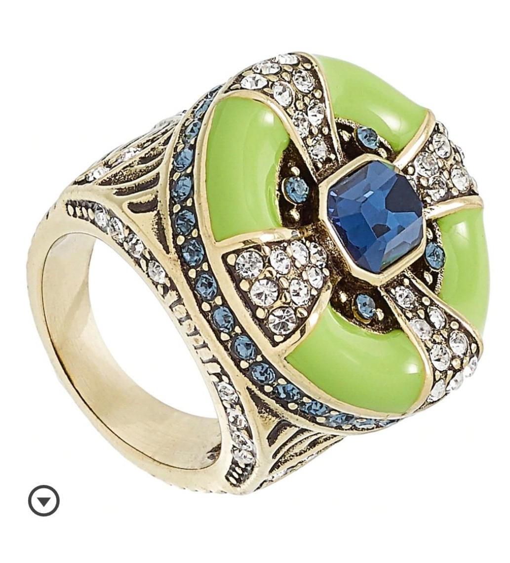 Anchor your look with this chic, coastal ring. A nautical-inspired design covered with creamy enamel and sparkling crystal accents rejuvenates your favorite maritime ensembles. You'll be at the helm of the fashion scene whenever you wear it.
Design