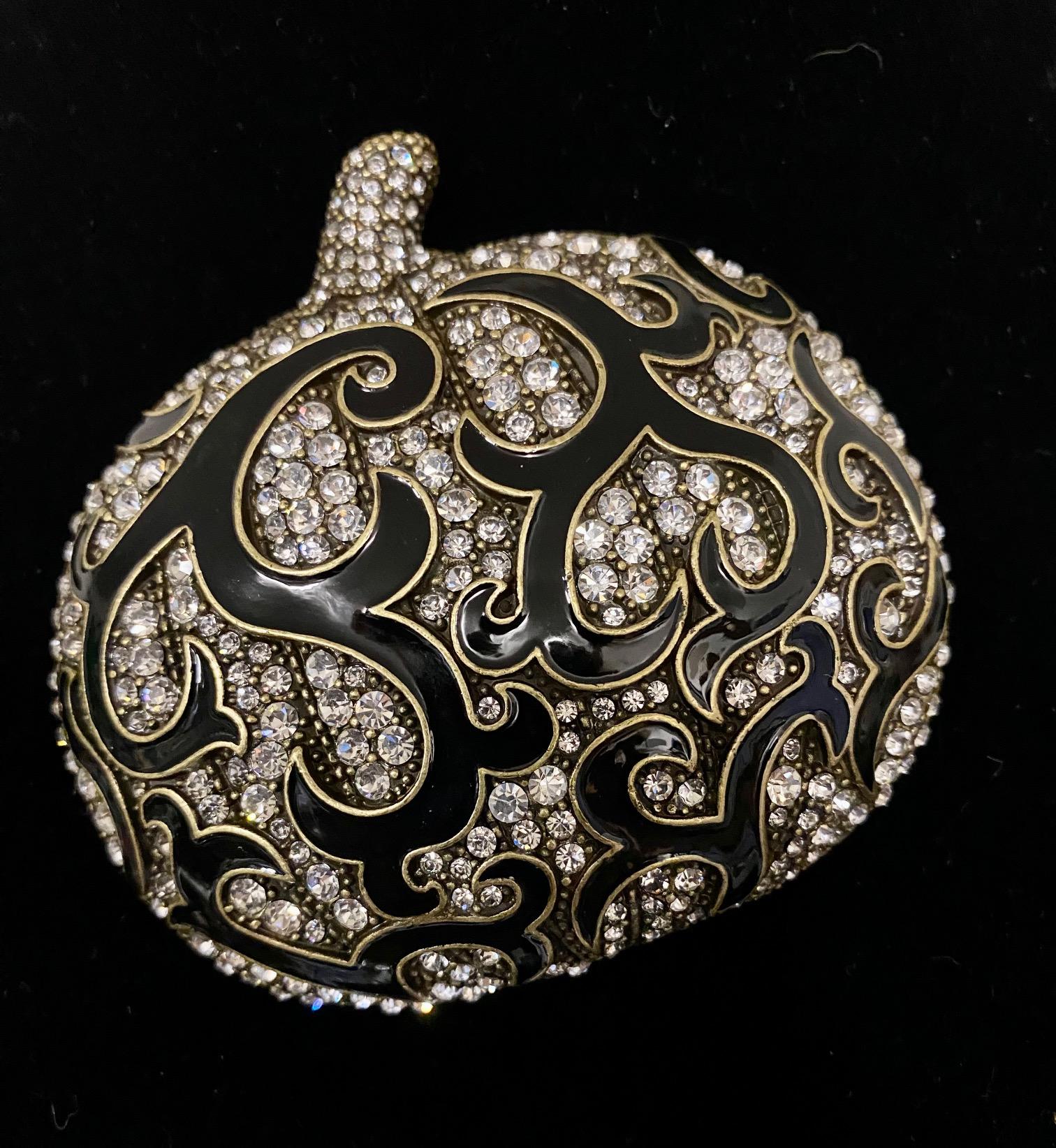 Heidi Daus Dazzling Damask Pumpkin Crystal and Enamel Pin Brooch Swarovski In New Condition For Sale In Houston, TX