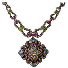 Heidi Daus - Grand pendentif orné d'un grand motif de corde en cristal pavé  Collier à maillons