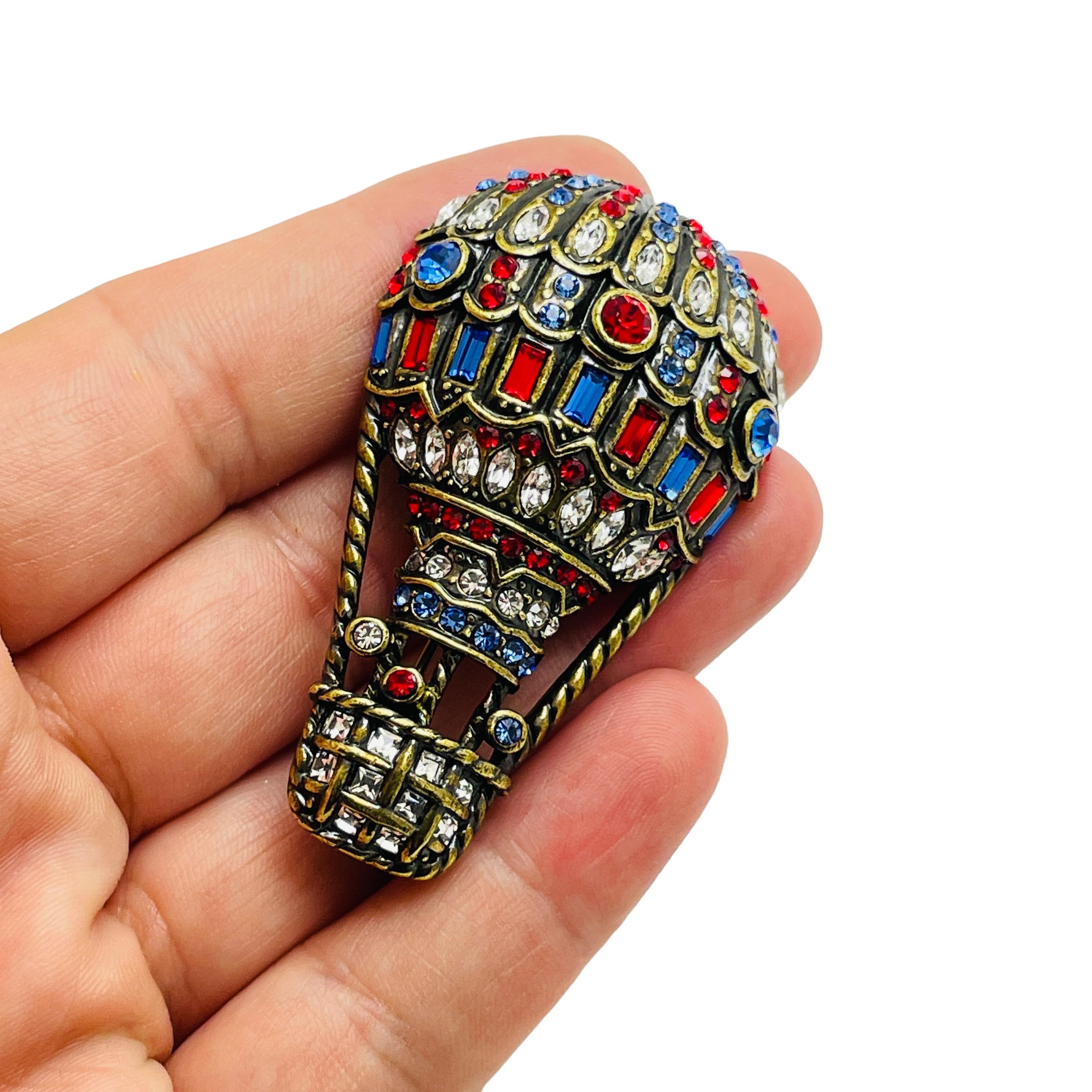 HEIDI DAUS gold tone swarovski crystals hot air balloon designer brooch In Good Condition For Sale In Palos Hills, IL
