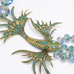 Collar asimétrico de cuentas Heidi Daus "En la piscina" de varias vueltas, motivo pez