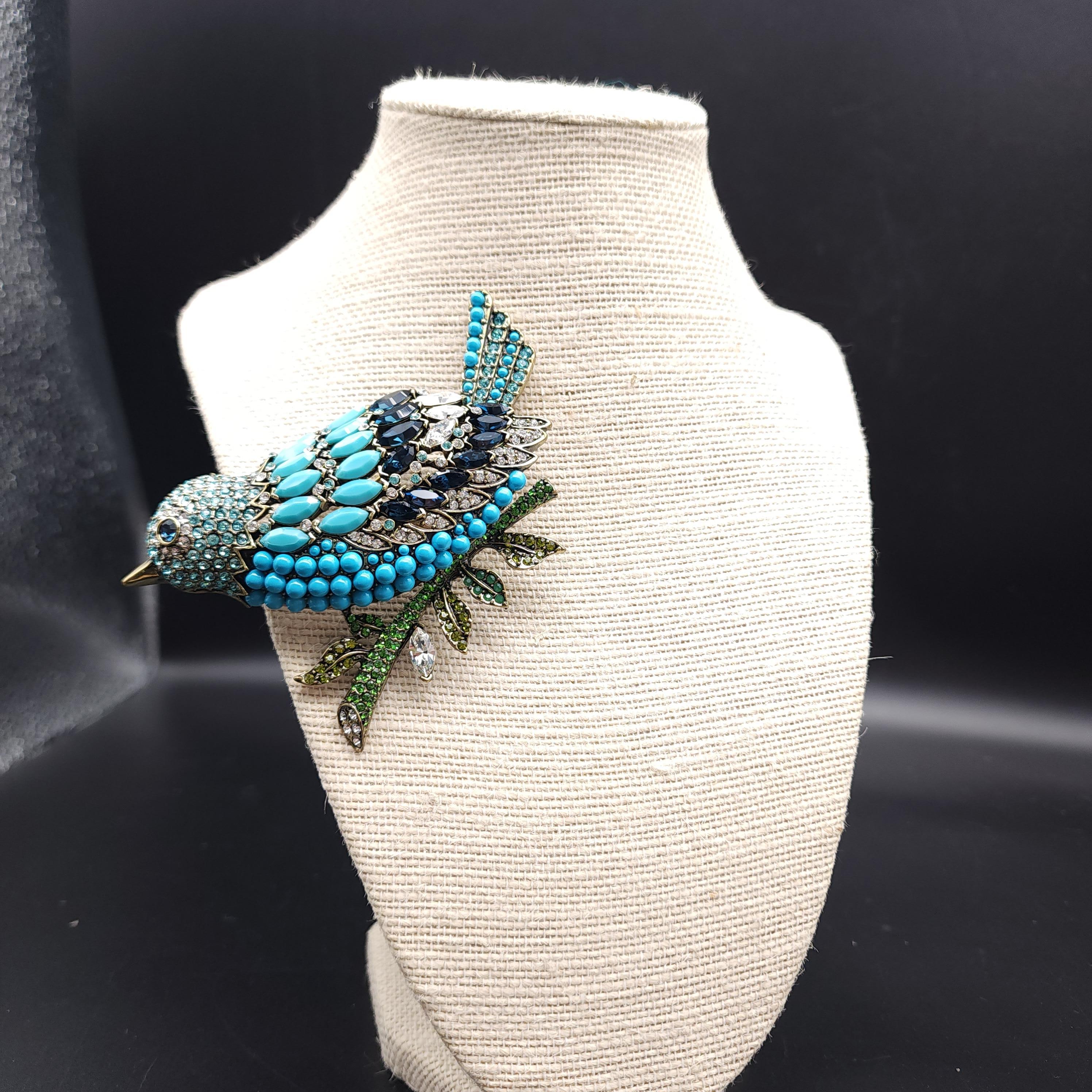 Heidi Daus Marquise Madness Jeweled Perched Bird Pin Brooch, Turquoise In New Condition For Sale In Milford, DE