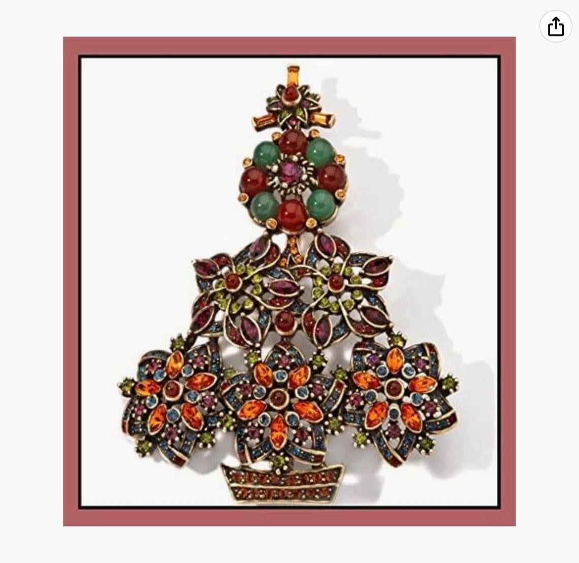 Moderne Heidi Daus Broche en forme d'épingle décorée de cristaux « The Halls Christmas Tree », signée en vente