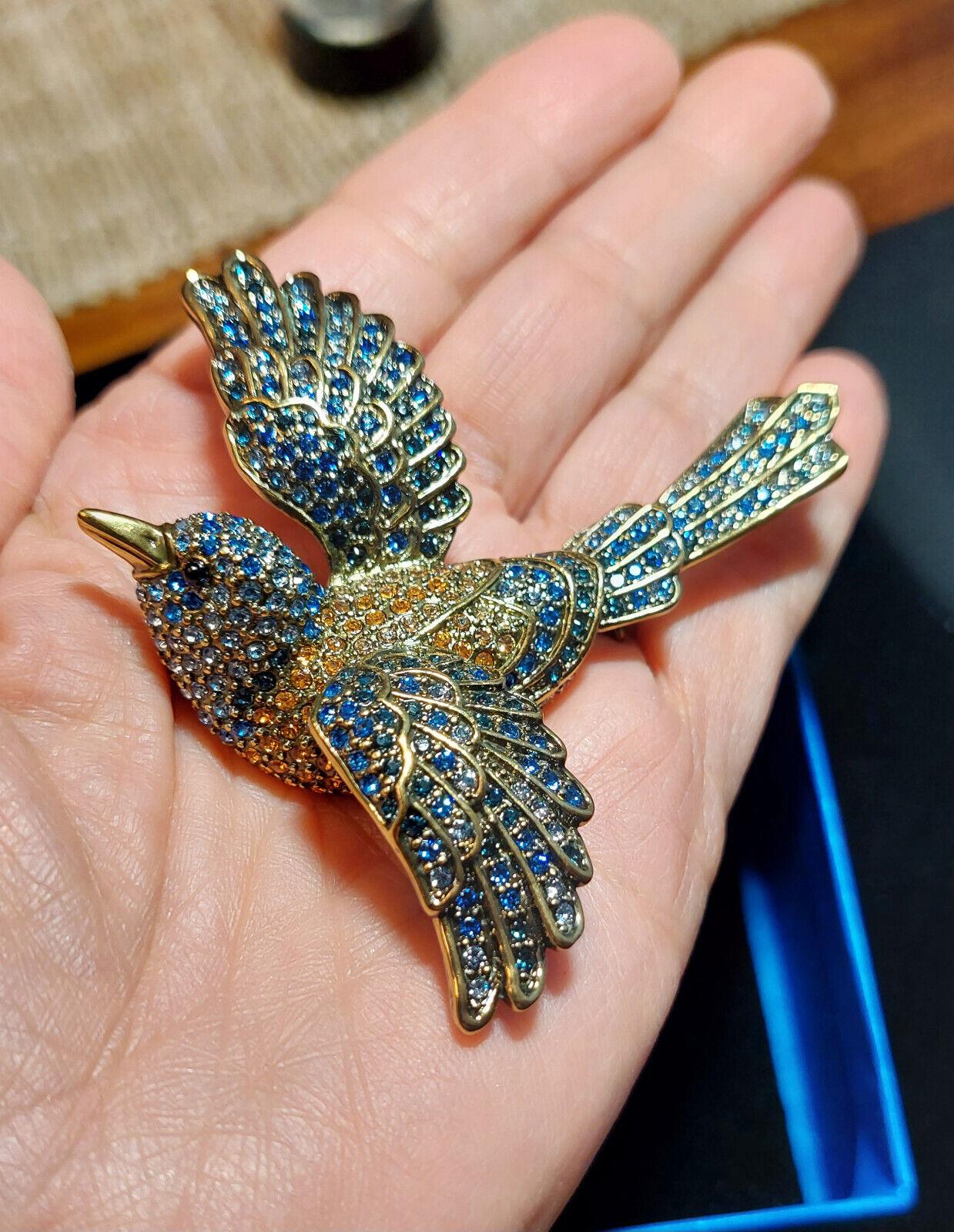 Round Cut HEIDI DAUS Signed Designer Sparkling Pave Crystal Swallow Bird Brooch Pin