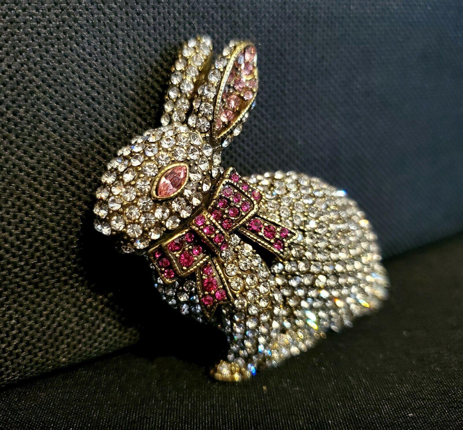 Heidi Daus Signed Hippity Hoppity Rabbit Crystal Accented Pin Brooch In New Condition For Sale In Houston, TX