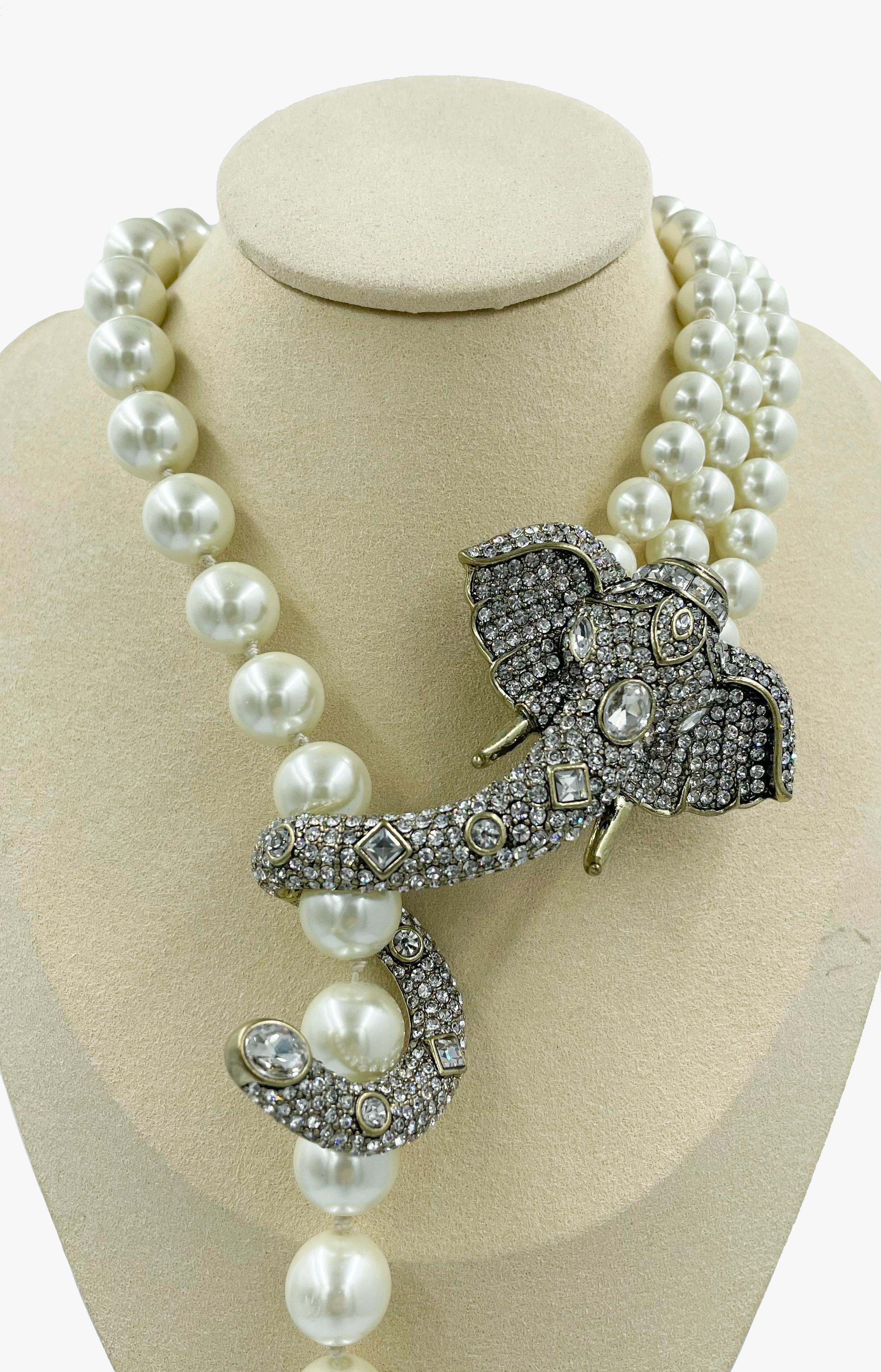 Heidi Daus strass elephant faux pearl necklace   In Good Condition In New York, NY