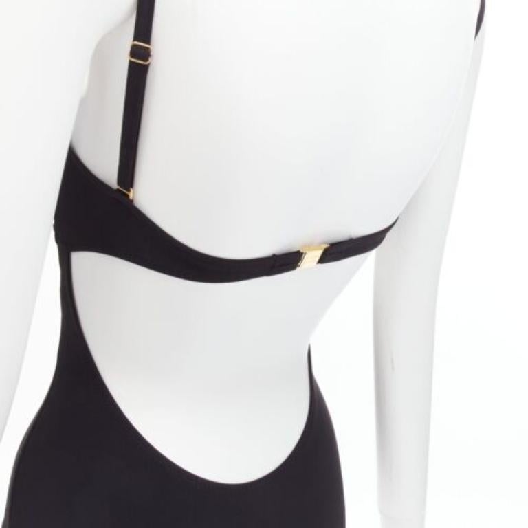 HEIDI Klein, costume da bagno intero senza schienale e svolazzante con logo in oro nero US0 XS
Riferimento: SNKO/A00366
Marchio: A. Klein
Materiale: Poliammide, elastan
Colore: nero
Modello: Tinta unita
Chiusura: Chiusura a moschettone
Fodera: