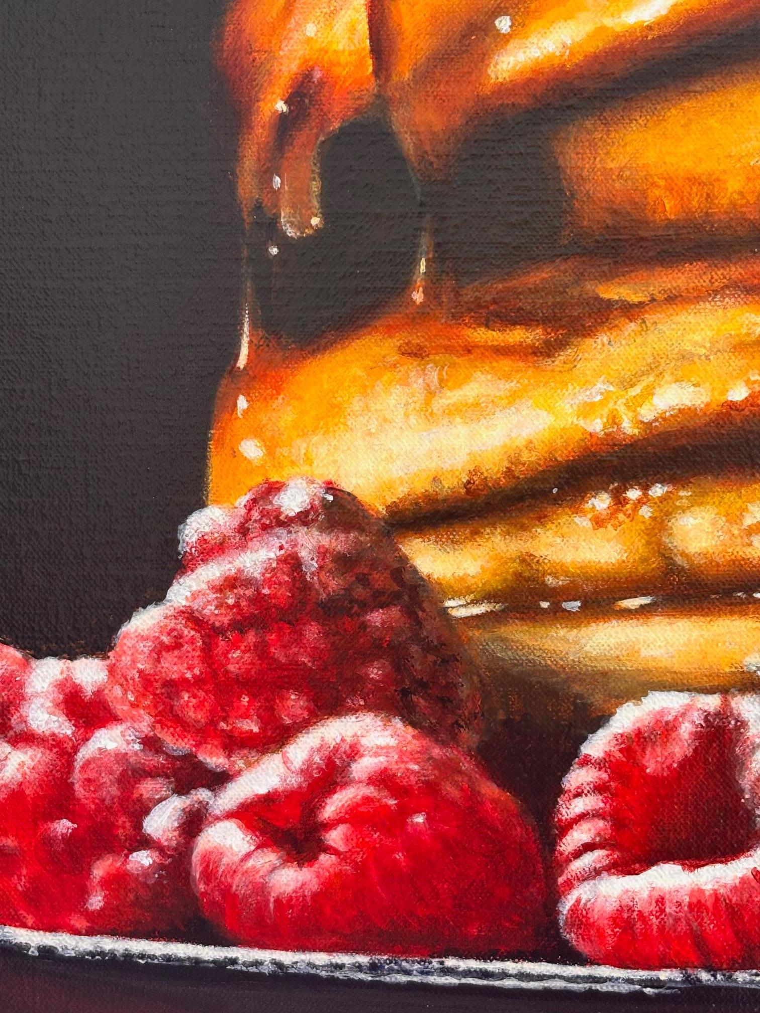 Pfannkuchen und Himbeeren-originales realistisches Stilleben-zeitgenössische Kunst (Schwarz), Still-Life Painting, von Heidi von Faber