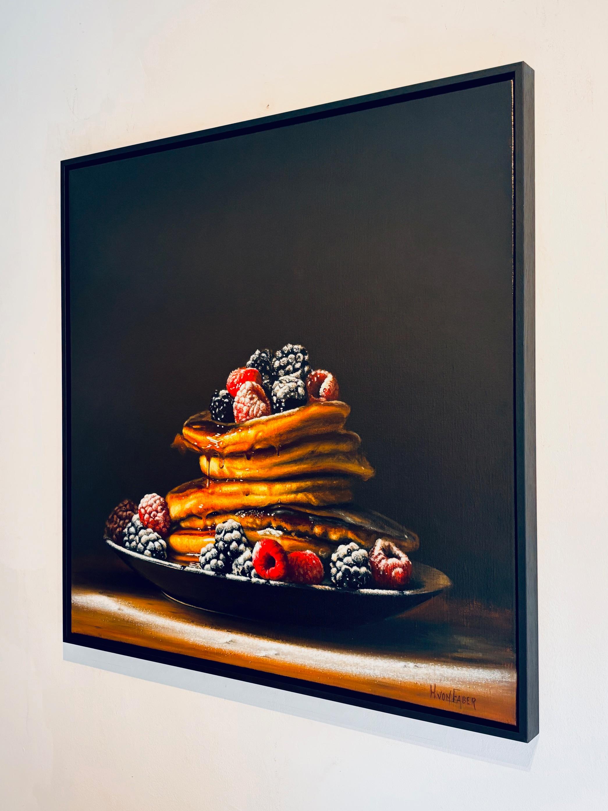 Pfannkuchen, Himbeeren und Brombeeren - original stillleben-zeitgenössische Kunst (Fotorealismus), Painting, von Heidi von Faber