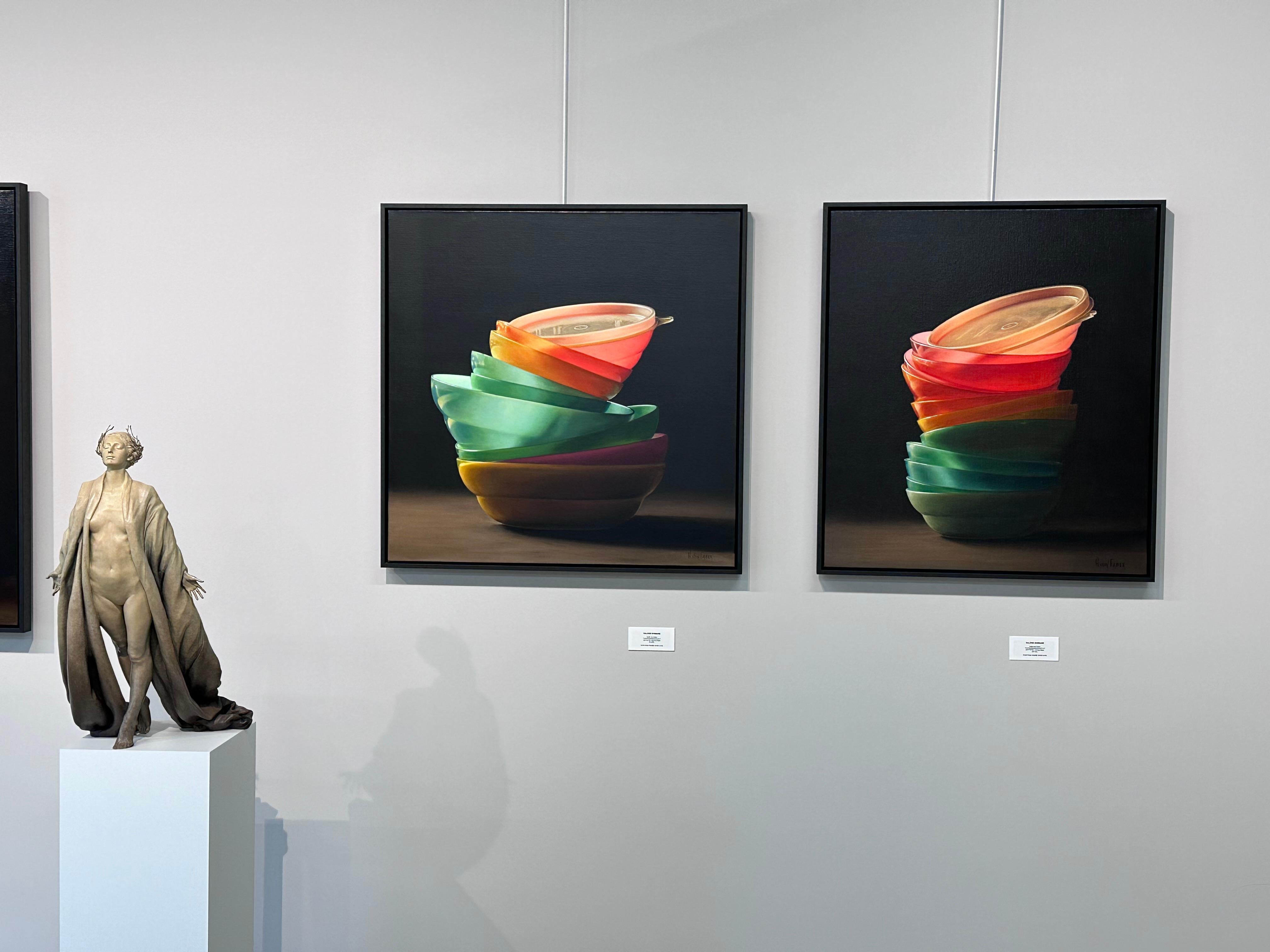 Heidi von Faber
Contenitori Tupperware I
Acrilico su lino
80 x 80 cm (incorniciata/ inclusa nel prezzo 85 x 85 cm)

L'artista olandese Heidi von Faber vive e lavora all'Aia. 

Le nature morte che dipinge sono moderne ma realizzate secondo la