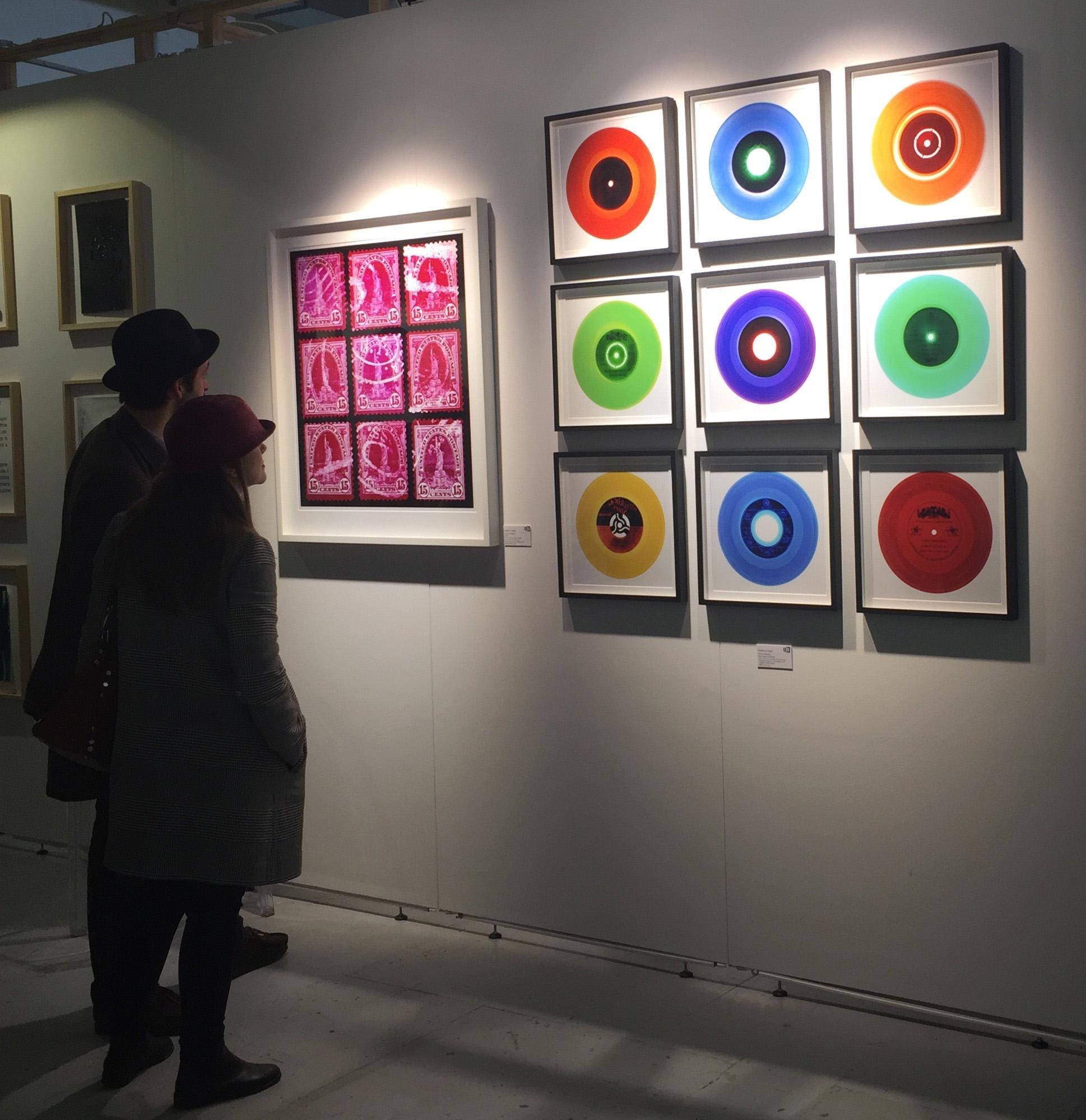 Instalación de doce piezas de la colección de vinilos Heidler & Heeps B Side.
Los aclamados fotógrafos contemporáneos Richard Heeps y Natasha Heidler han colaborado para crear esta fascinante colección. Una celebración del disco de vinilo y la