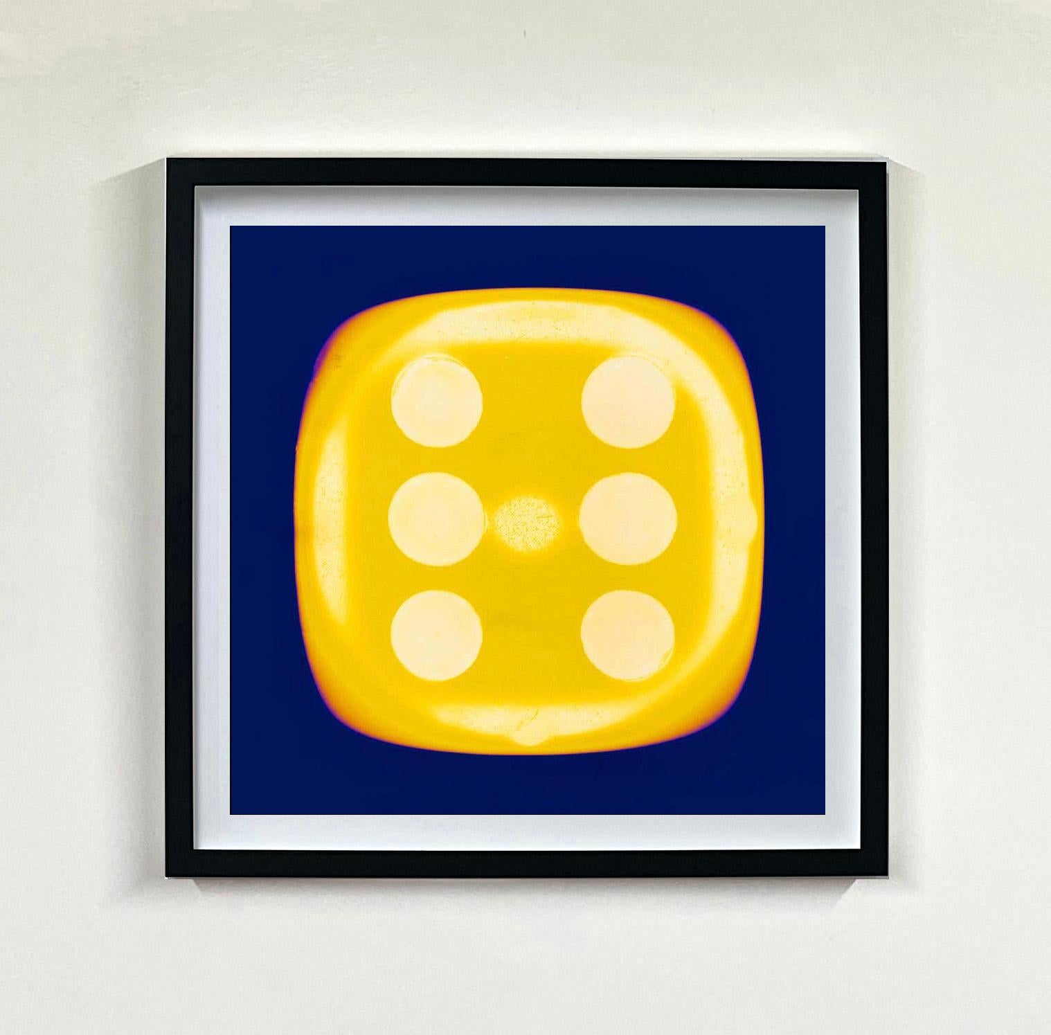 Dice Series, Chartreuse Yellow Six (inky Blue) – Pop-Art-Farbfotografie (Gelb), Print, von Heidler & Heeps