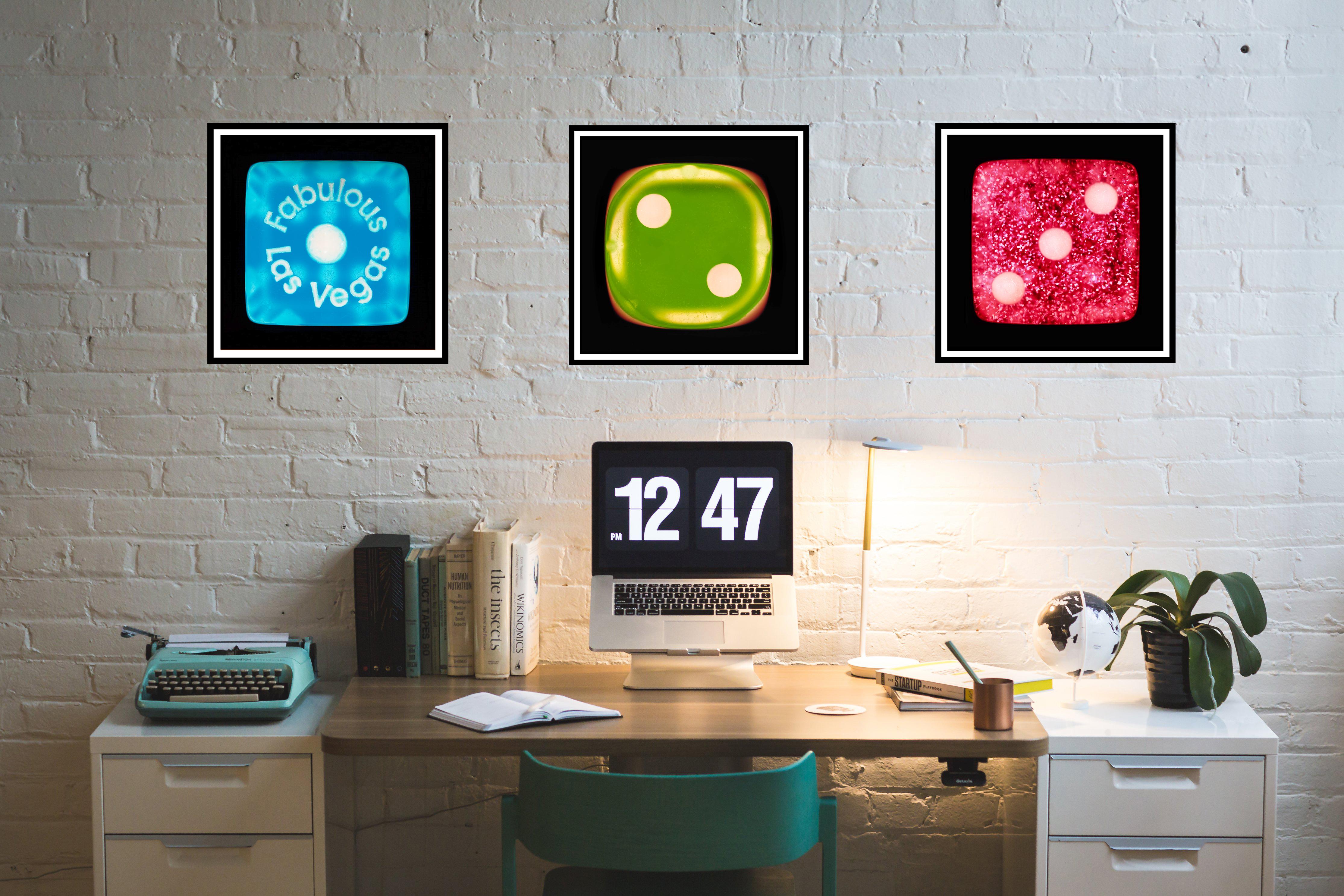 Série Dice, Green Two - Photographie couleur conceptuelle en vente 5