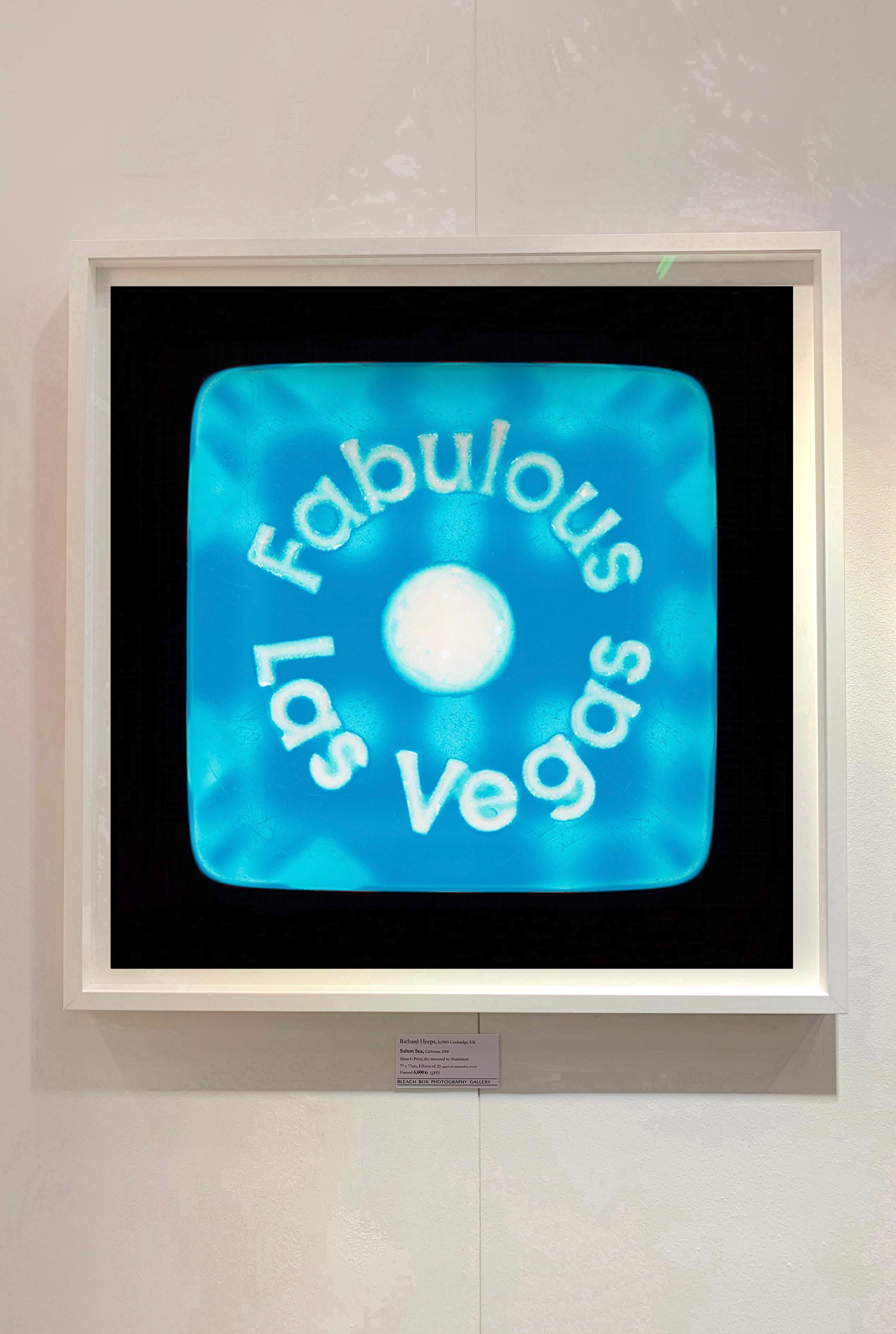Série Dice, One Fabulous Las Vegas - Photographie conceptuelle en couleur - Pop Art Print par Heidler & Heeps