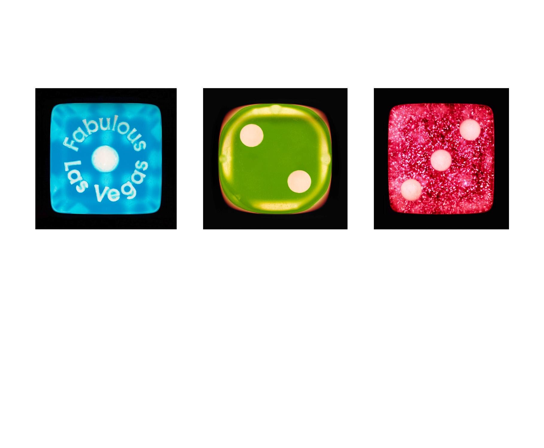 Heidler & Heeps Color Photograph – Dice-Serie – Eins, Zweis, Dreis – Drei Zeitgenössische Farbfotografie der Pop-Art