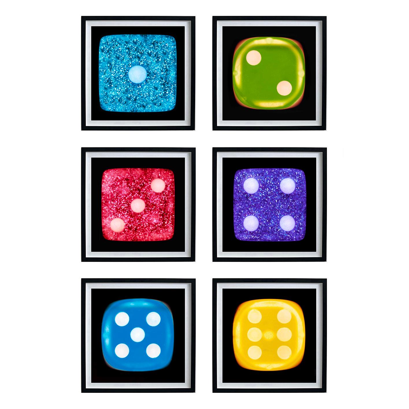Heidler & Heeps Still-Life Photograph – Dice – Sechser-Set gerahmte große Fotodrucke