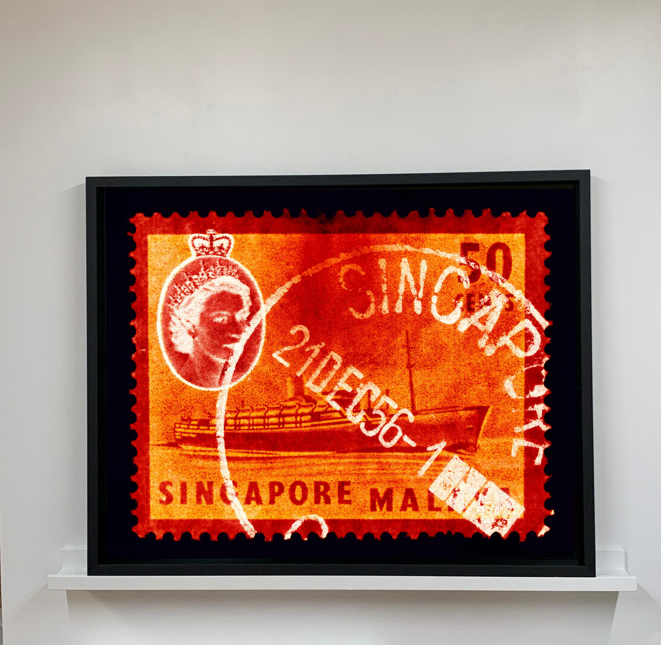 Collection de timbres de Singapour, 50c QEII bateau à vapeur orange - Photo couleur Pop Art - Print de Heidler & Heeps