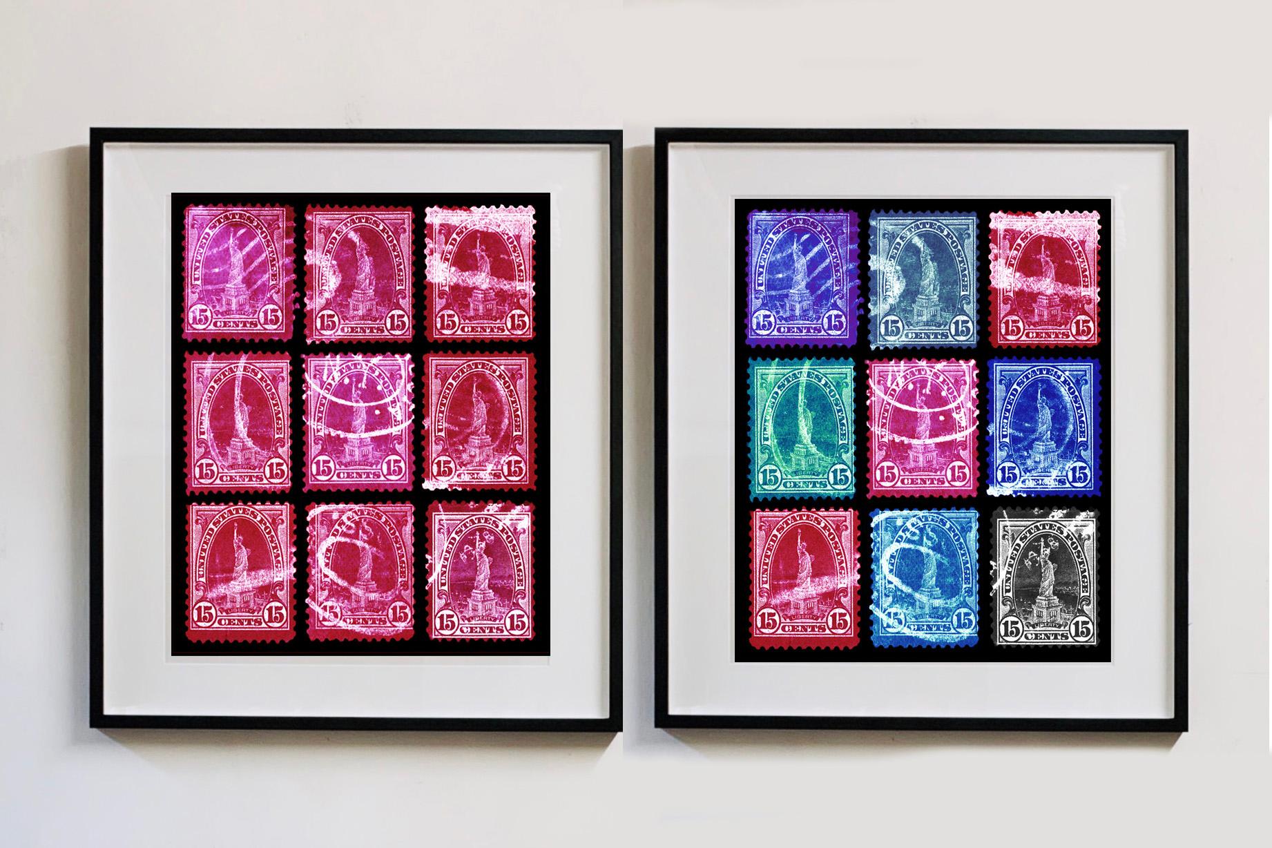 Collection de estampilles Liberty (mosaïque magenta) - Photographie couleur Pop Art en vente 2