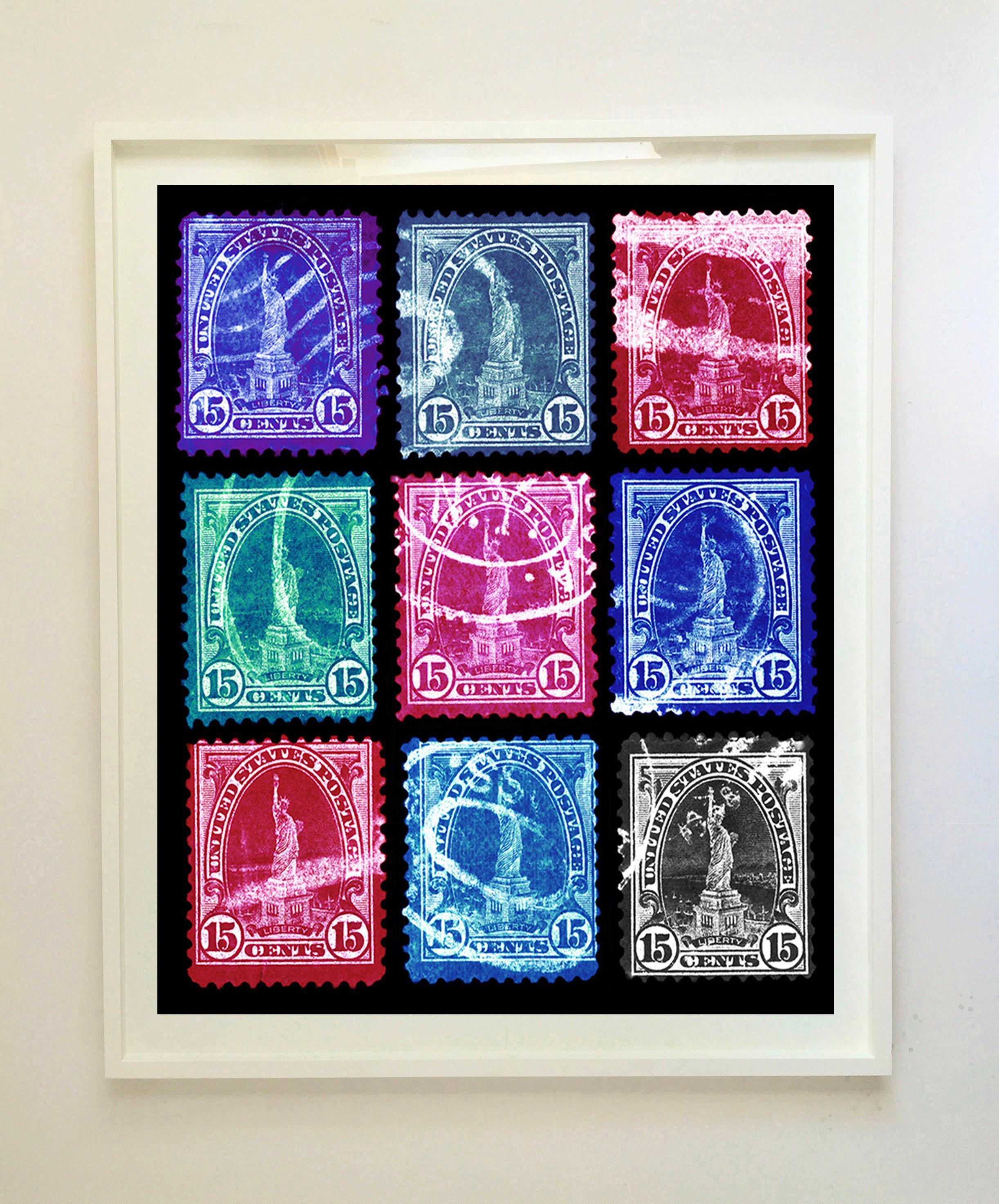 Collezione di francobolli, Liberty (Mosaico multicolore) - Fotografia Pop Art a colori - Print di Heidler & Heeps