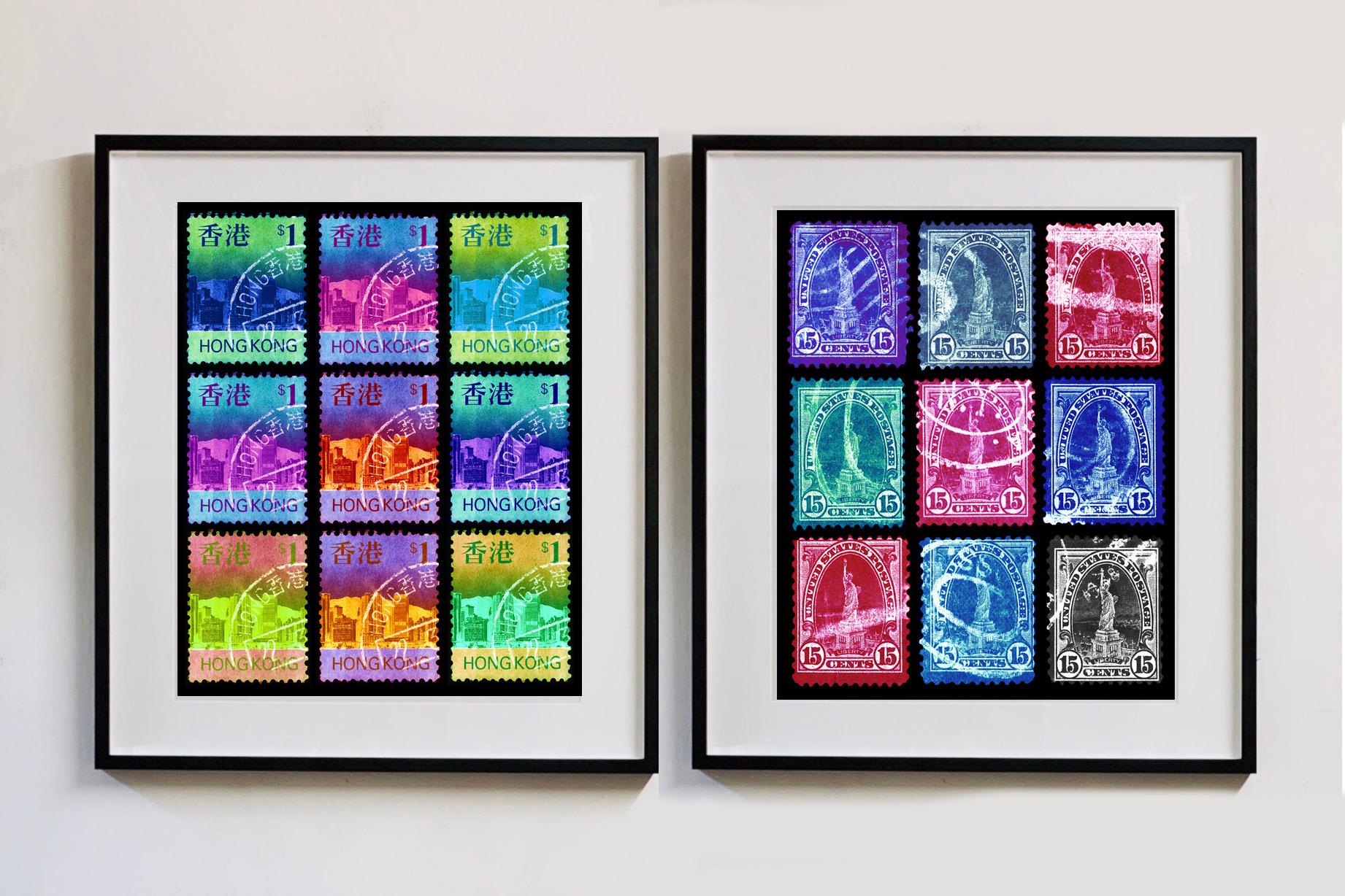 Liberty Multi-Colour Mosaic aus der amerikanischen Briefmarkensammlung von Heidler & Heeps erweckt diese historischen Briefmarken in der Pop Art des 21. Jahrhunderts zu neuem Leben.

Dieses Kunstwerk ist eine limitierte Auflage von 25 glänzenden