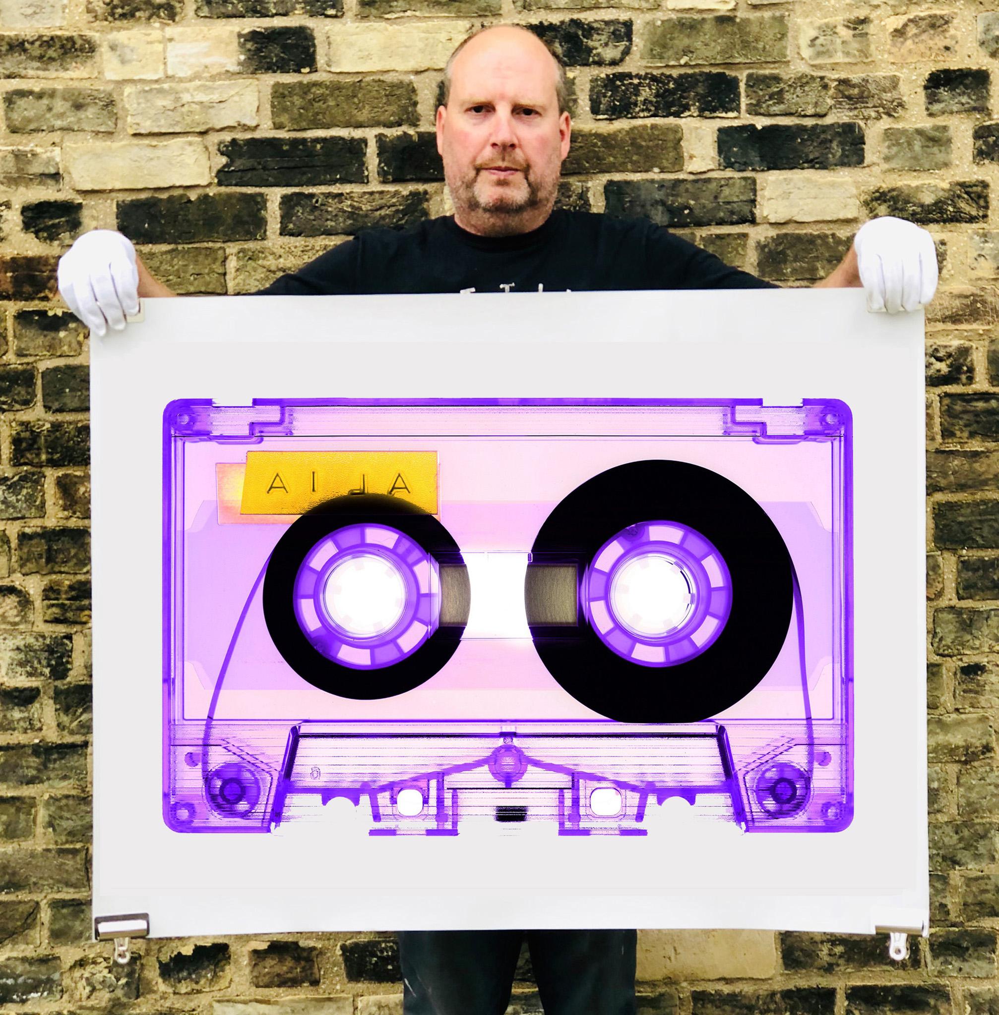 Collection de tapisserie violette AILA - Photographie couleur pop art contemporaine - Print de Heidler & Heeps
