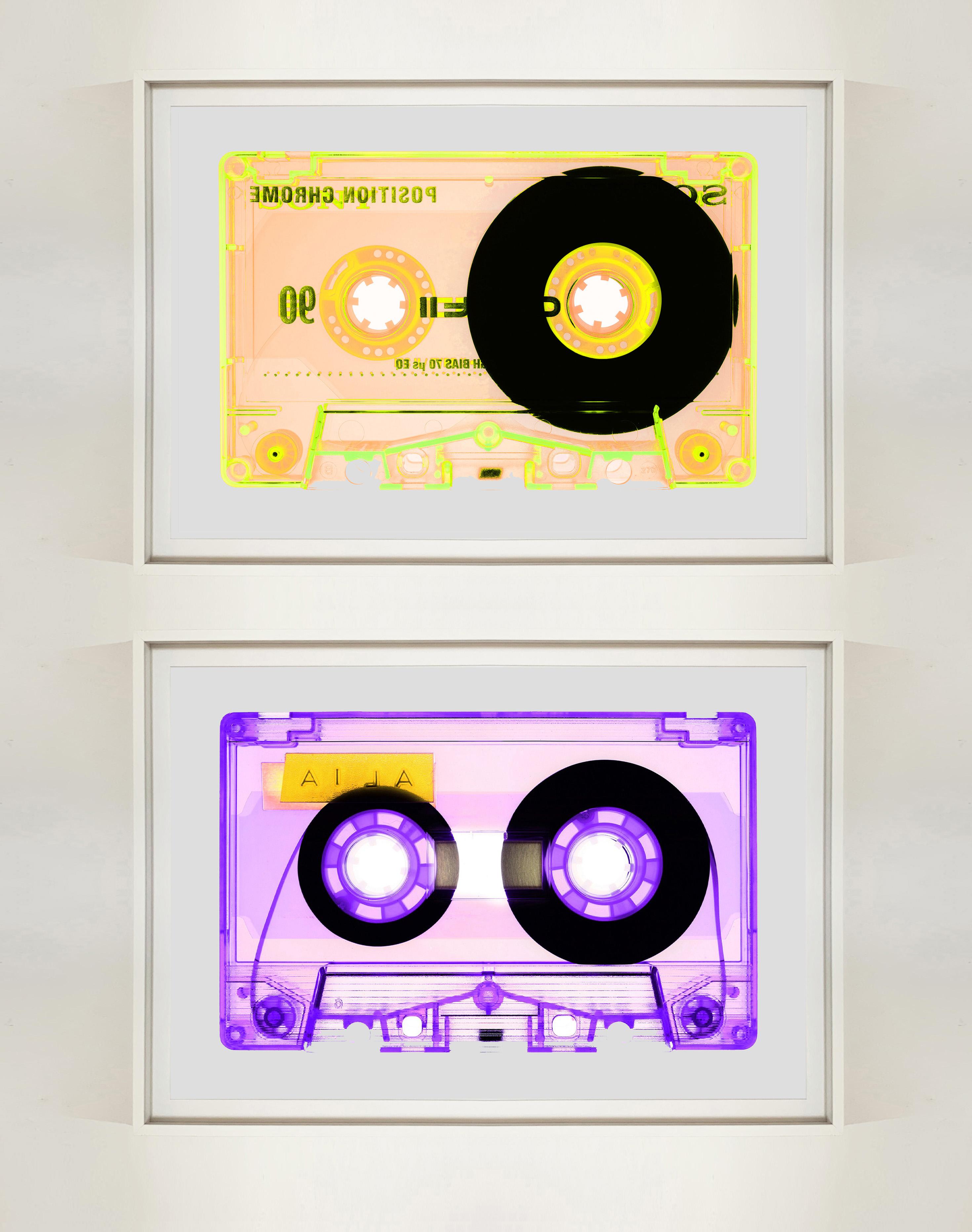 Collection de tapisserie violette AILA - Photographie couleur pop art contemporaine - Violet Print par Heidler & Heeps