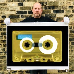 Tape-Kollektion, AILA (Gelb) – Zeitgenössische Pop-Art-Farbfotografie
