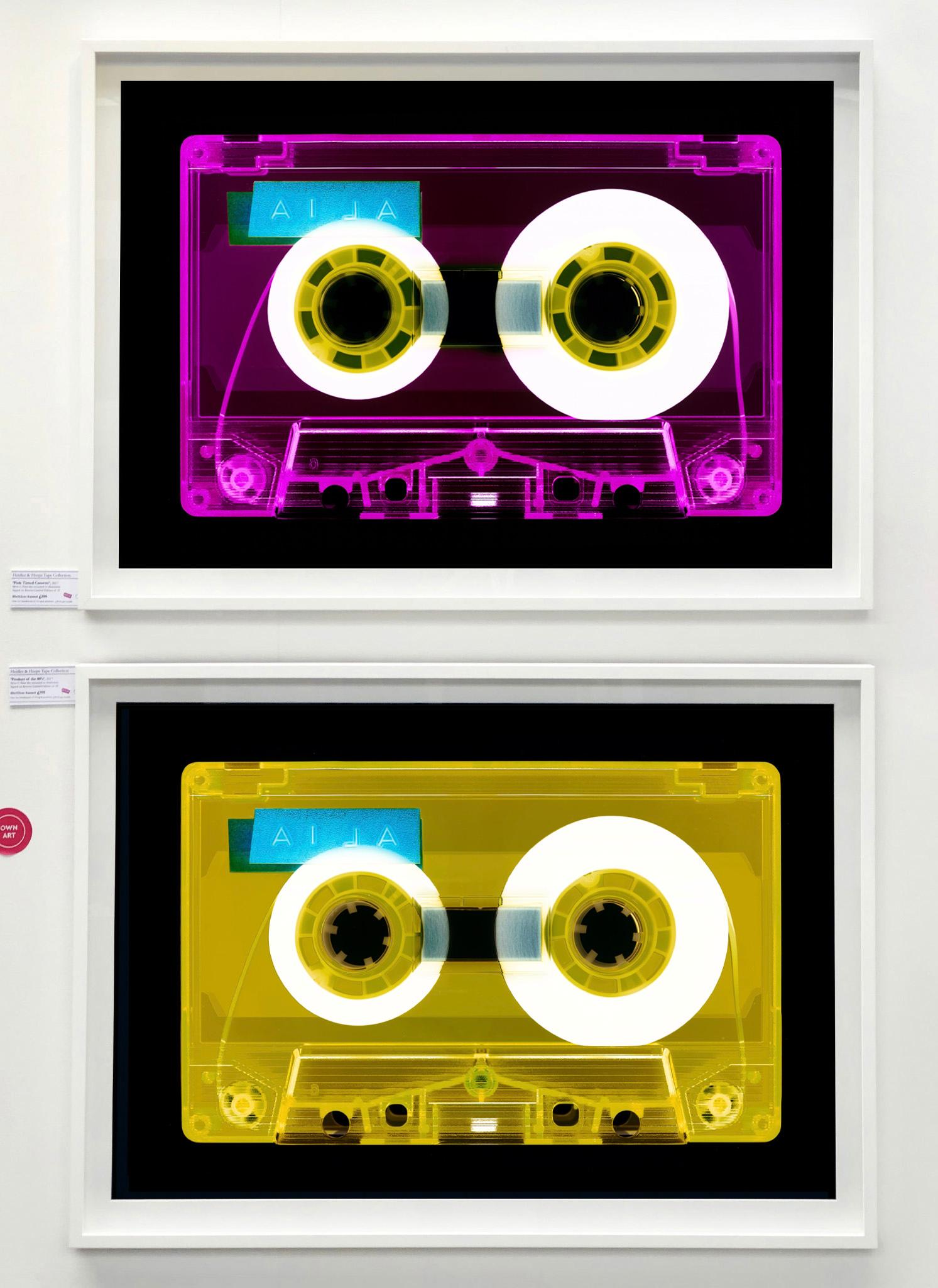 Collection de tapisserie AILA (jaune), photographies couleur Pop Art contemporaine - Marron Print par Heidler & Heeps