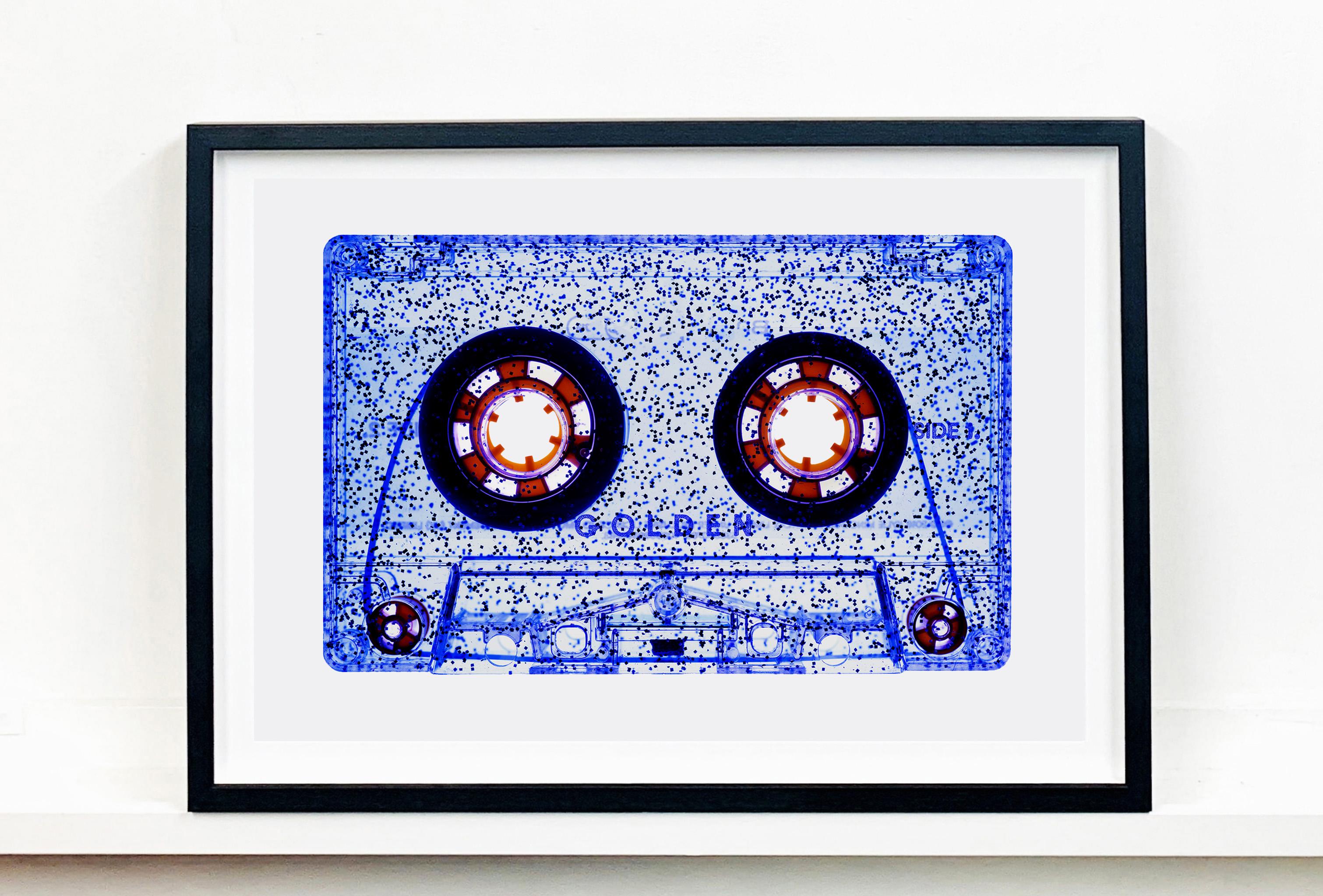 Collezione di nastri, Tutto ciò che luccica non è oro (blu) - Fotografia Pop Art - Photograph di Heidler & Heeps