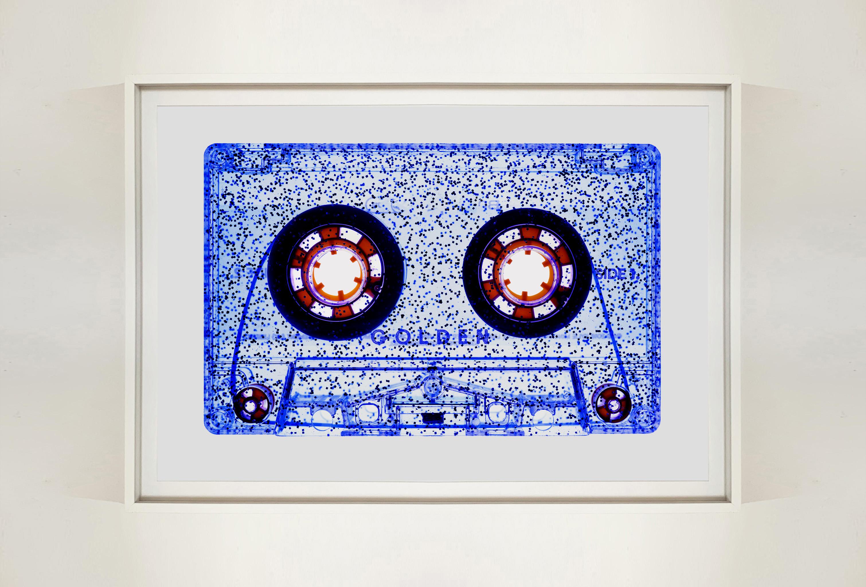 Collezione di nastri, Tutto ciò che luccica non è oro (blu) - Fotografia Pop Art - Photograph Contemporaneo di Heidler & Heeps