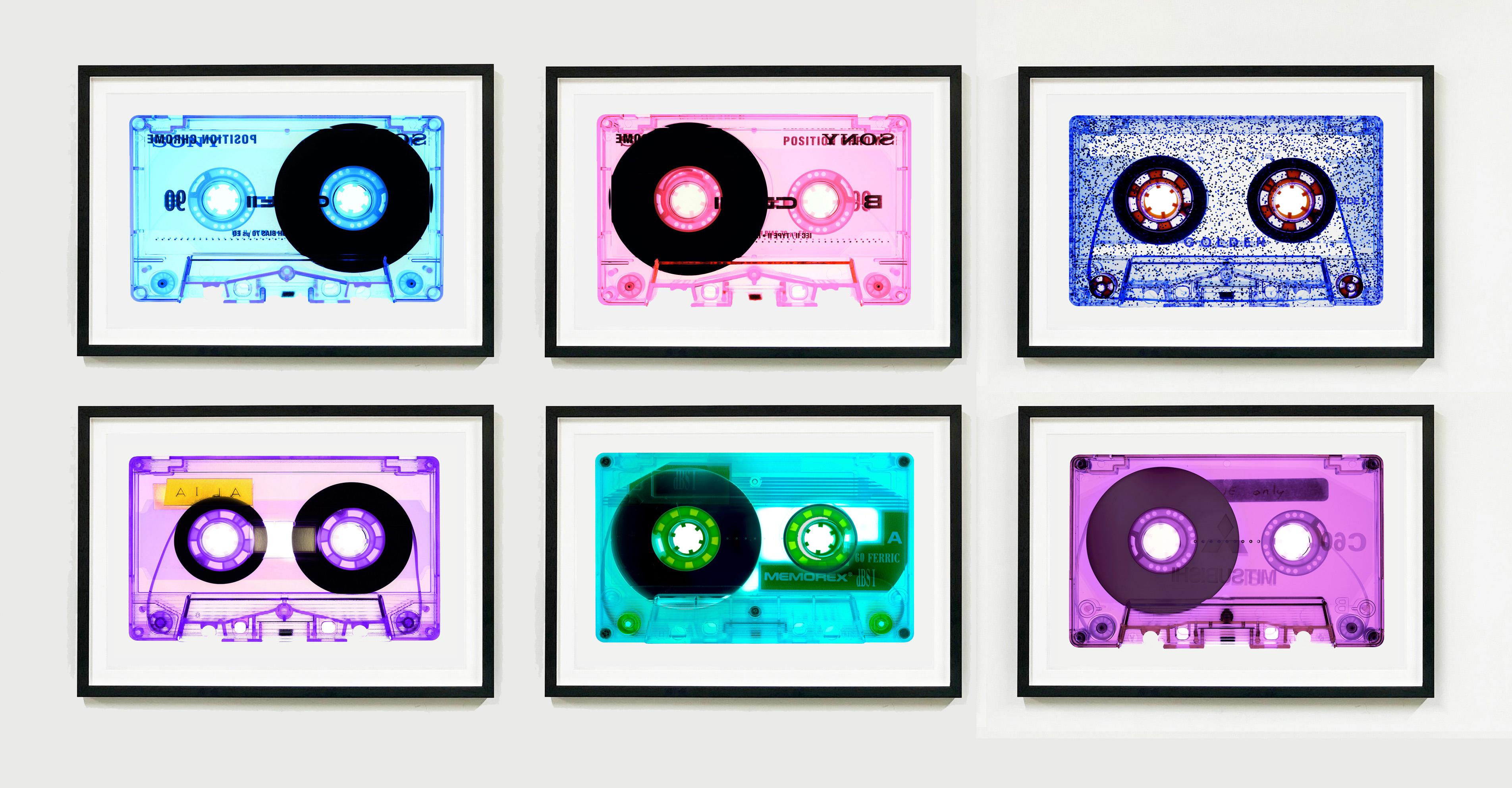 Collezione di nastri, Tutto ciò che luccica non è oro (blu) - Fotografia Pop Art in vendita 2