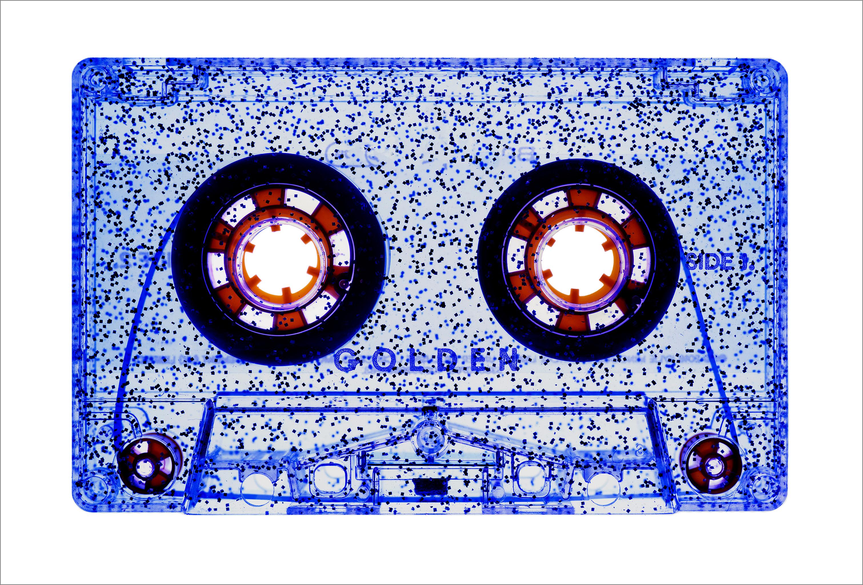 Print de Heidler & Heeps - Colección Cinta, No es oro todo lo que reluce (Azul) - Fotografía Pop Art