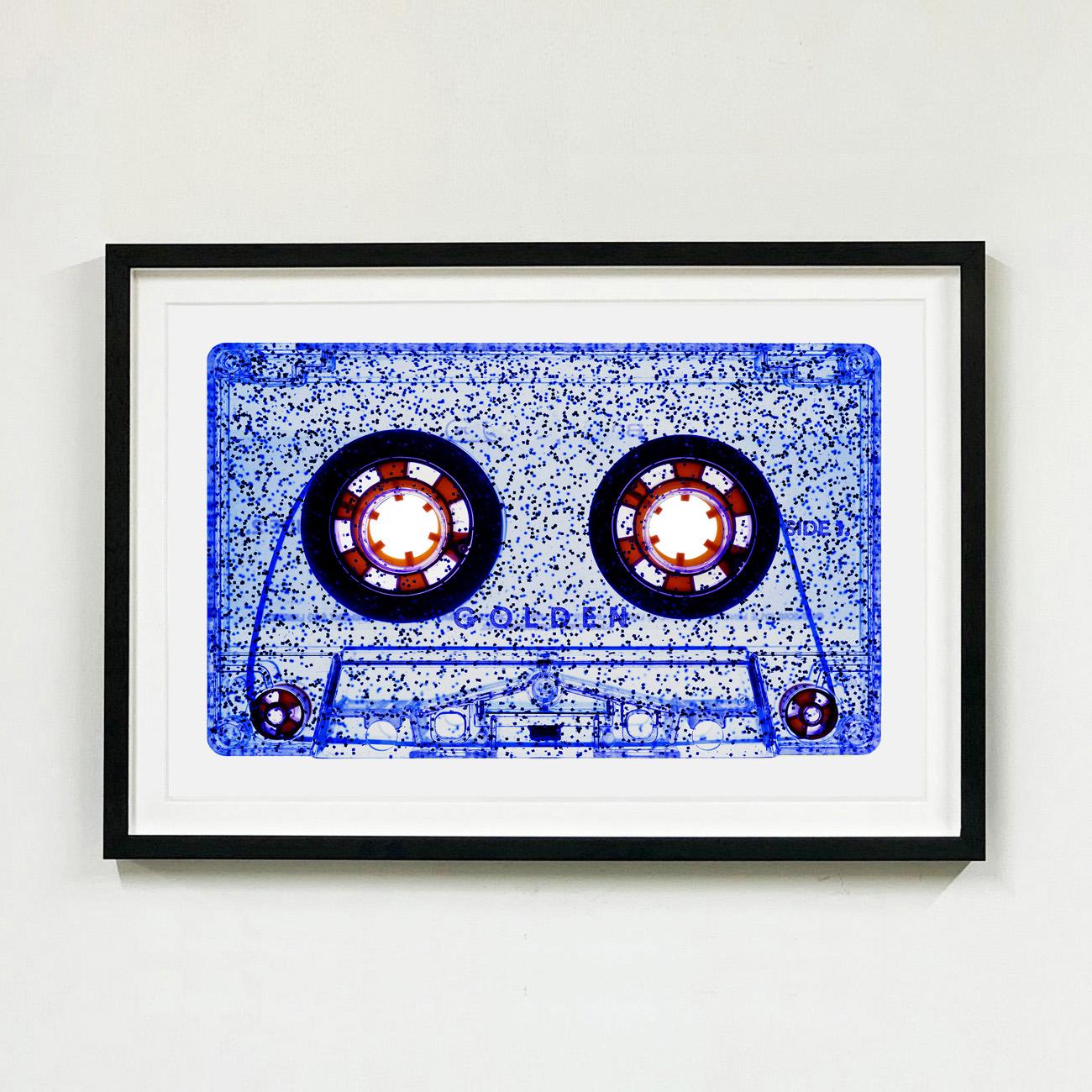 Wandteppich-Kollektion B Beistellset aus drei großen gerahmten Pop-Art-Farbfotografie (Grau), Still-Life Photograph, von Heidler & Heeps