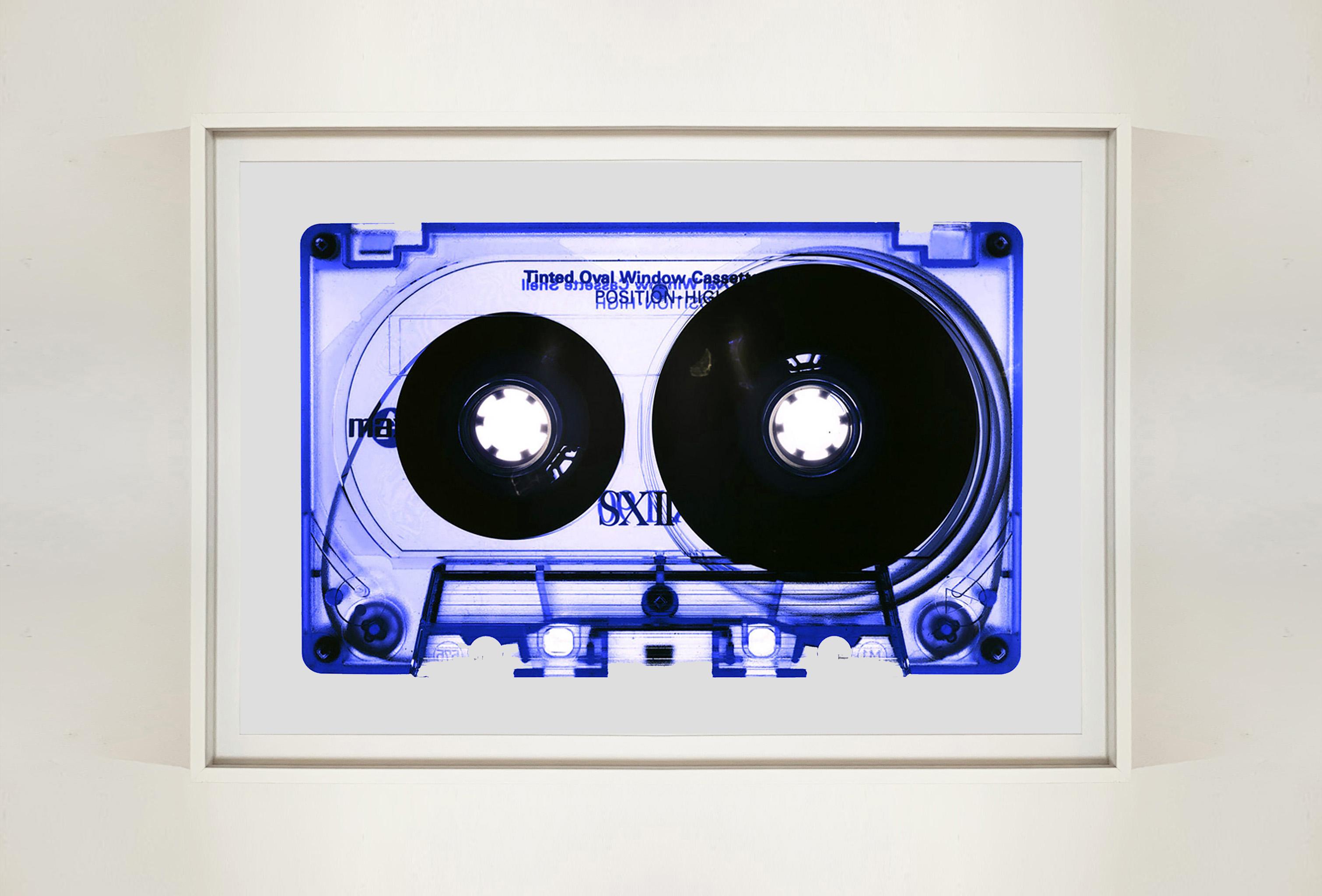 Wandteppich-Kollektion, blau getönte Kassette - Zeitgenössische Pop-Art-Farbfotografie (Schwarz), Print, von Heidler & Heeps
